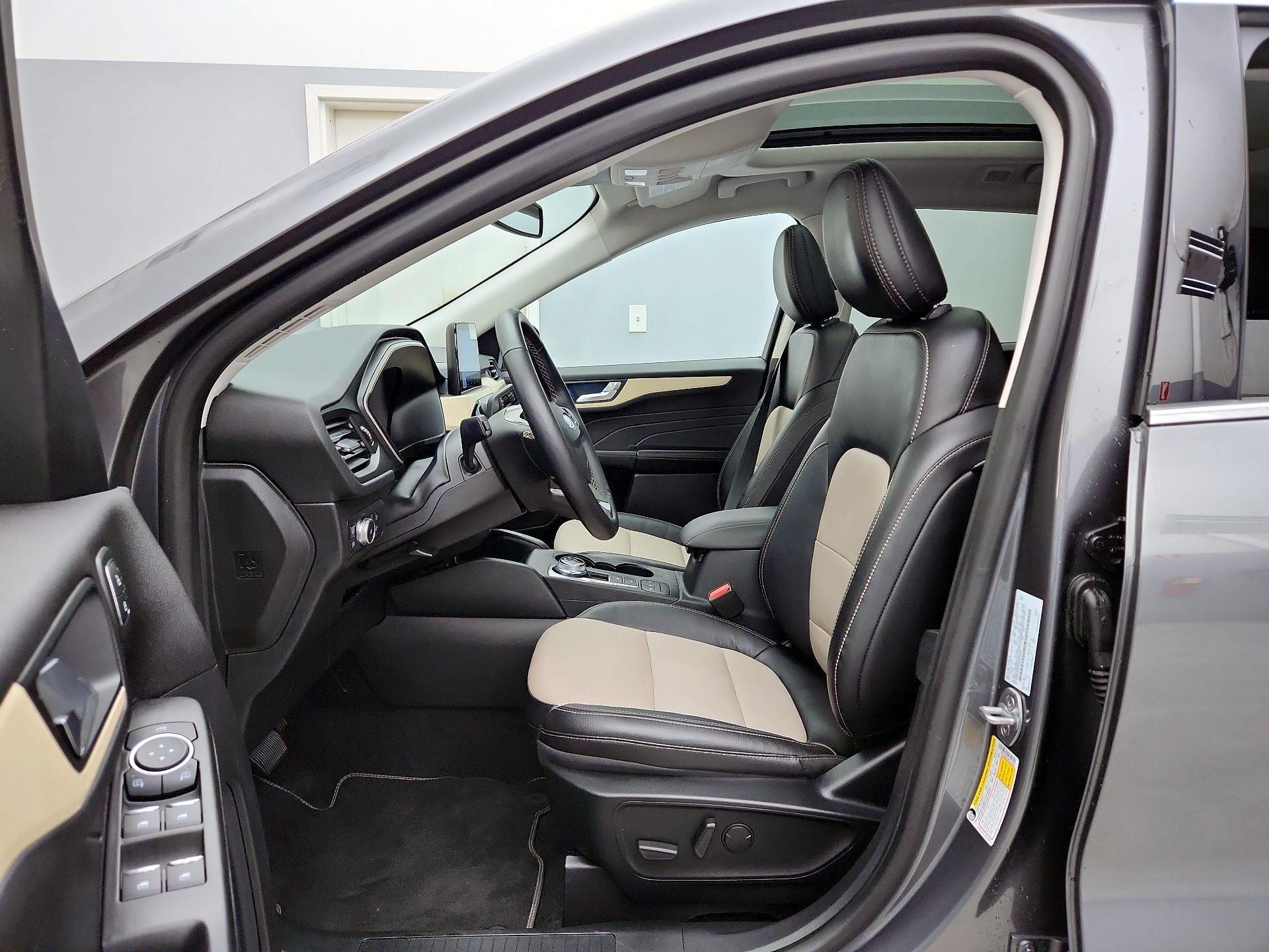 Thumbnail: 2021 Ford Escape - 11