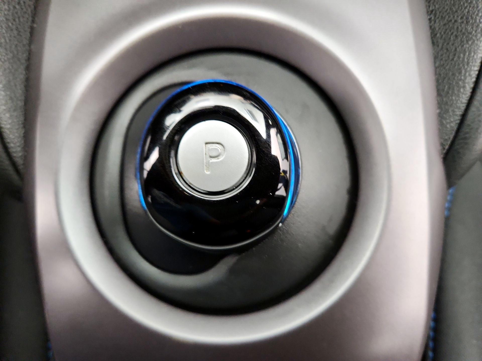 Thumbnail: 2021 Nissan Leaf - 17