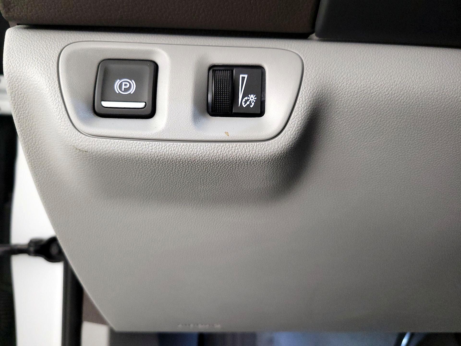 Thumbnail: 2023 GMC Acadia - 13