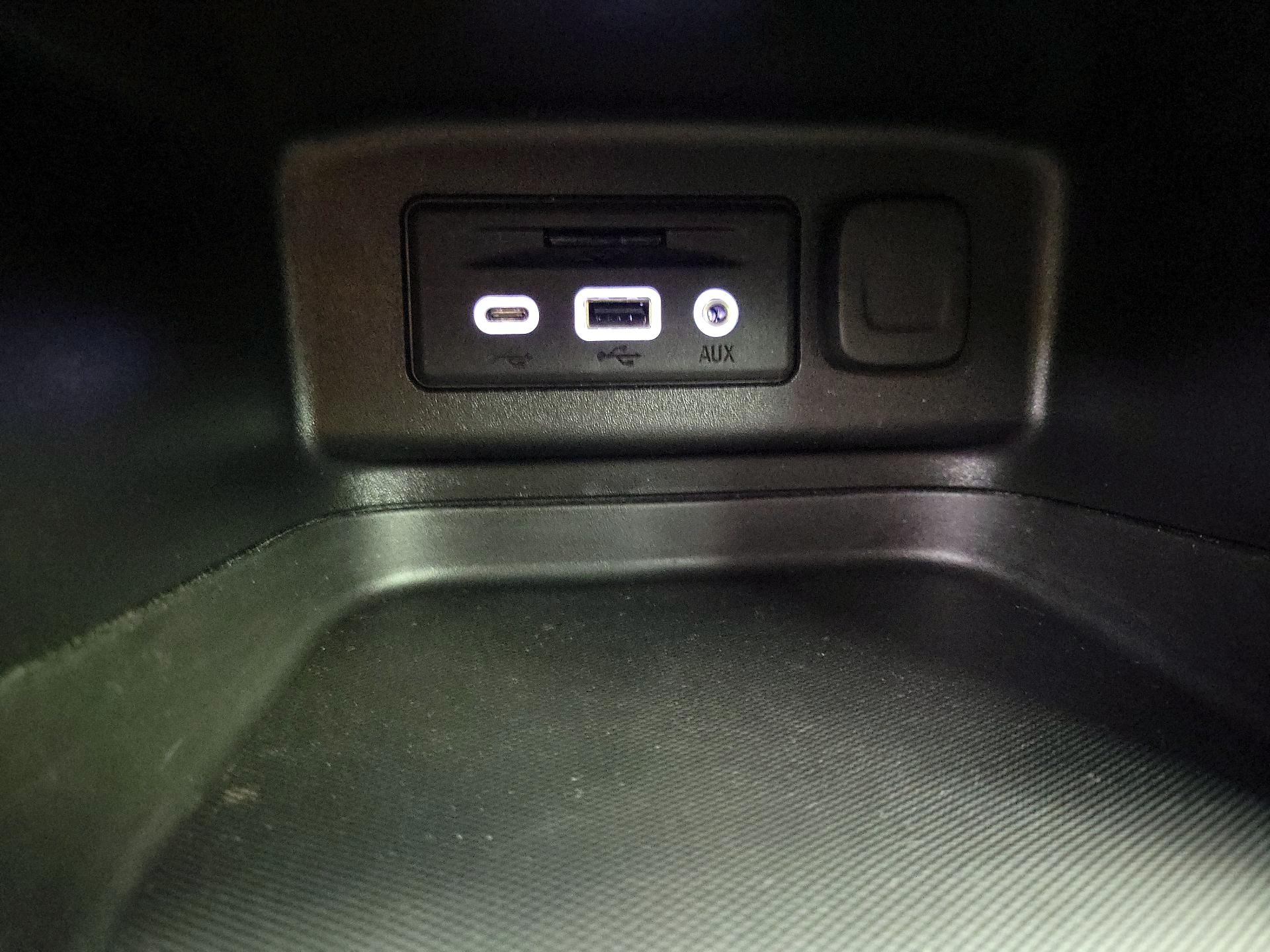 Thumbnail: 2022 Chevrolet Equinox - 18