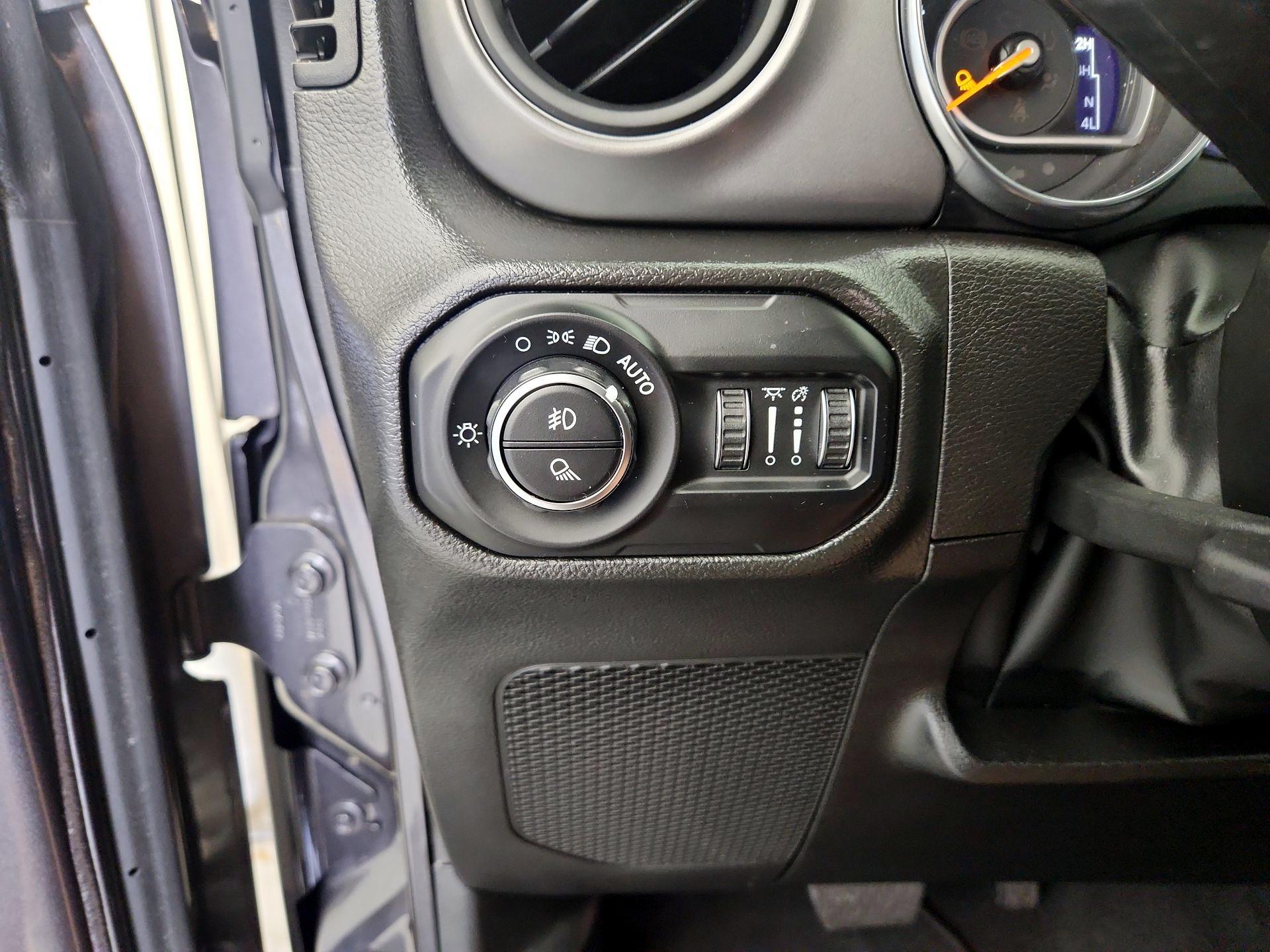 Thumbnail: 2022 Jeep Gladiator - 13