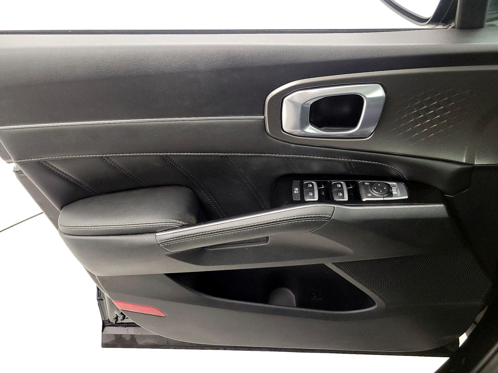 Thumbnail: 2022 Kia Sorento - 12