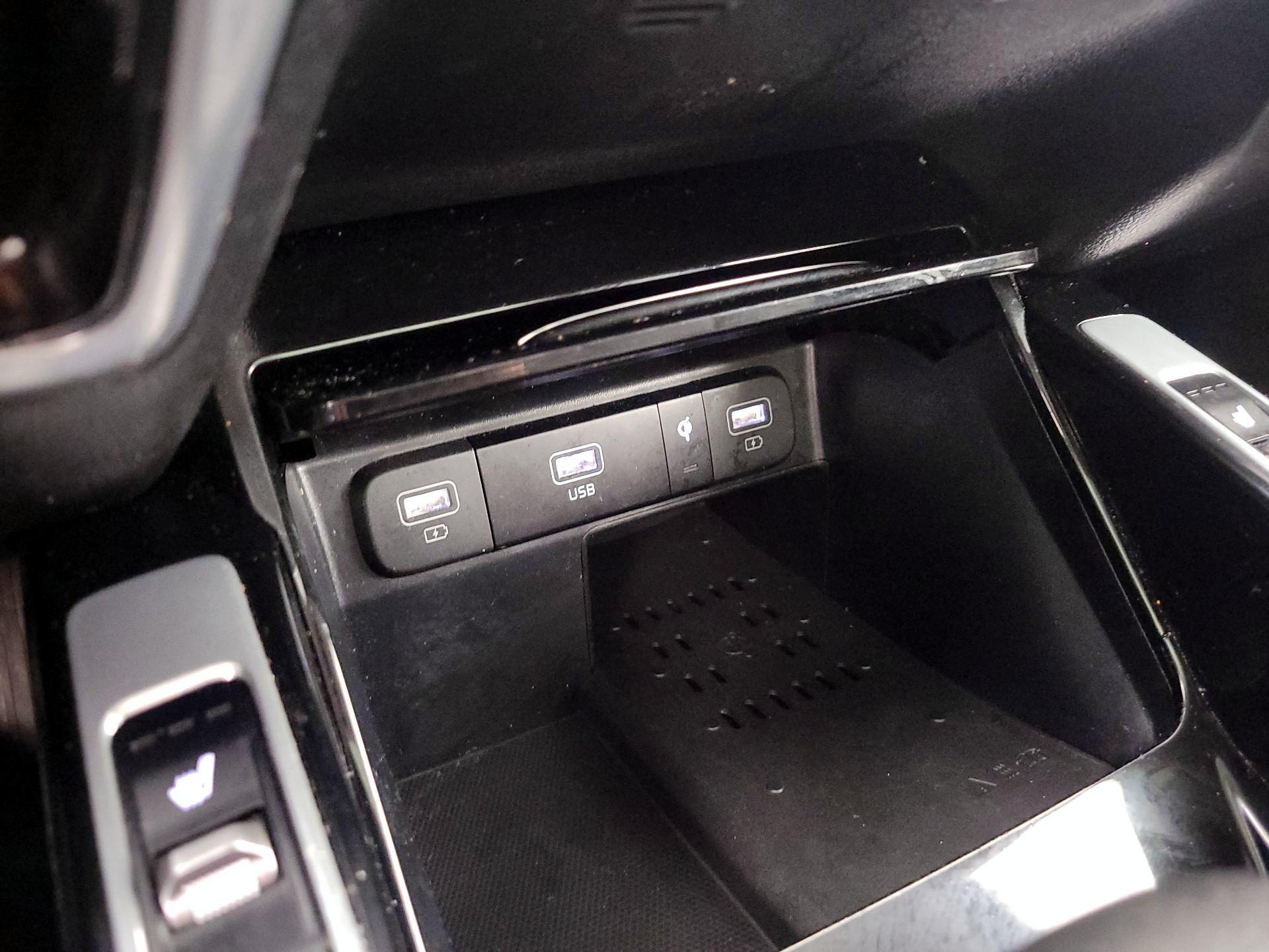 Thumbnail: 2022 Kia Sorento - 19