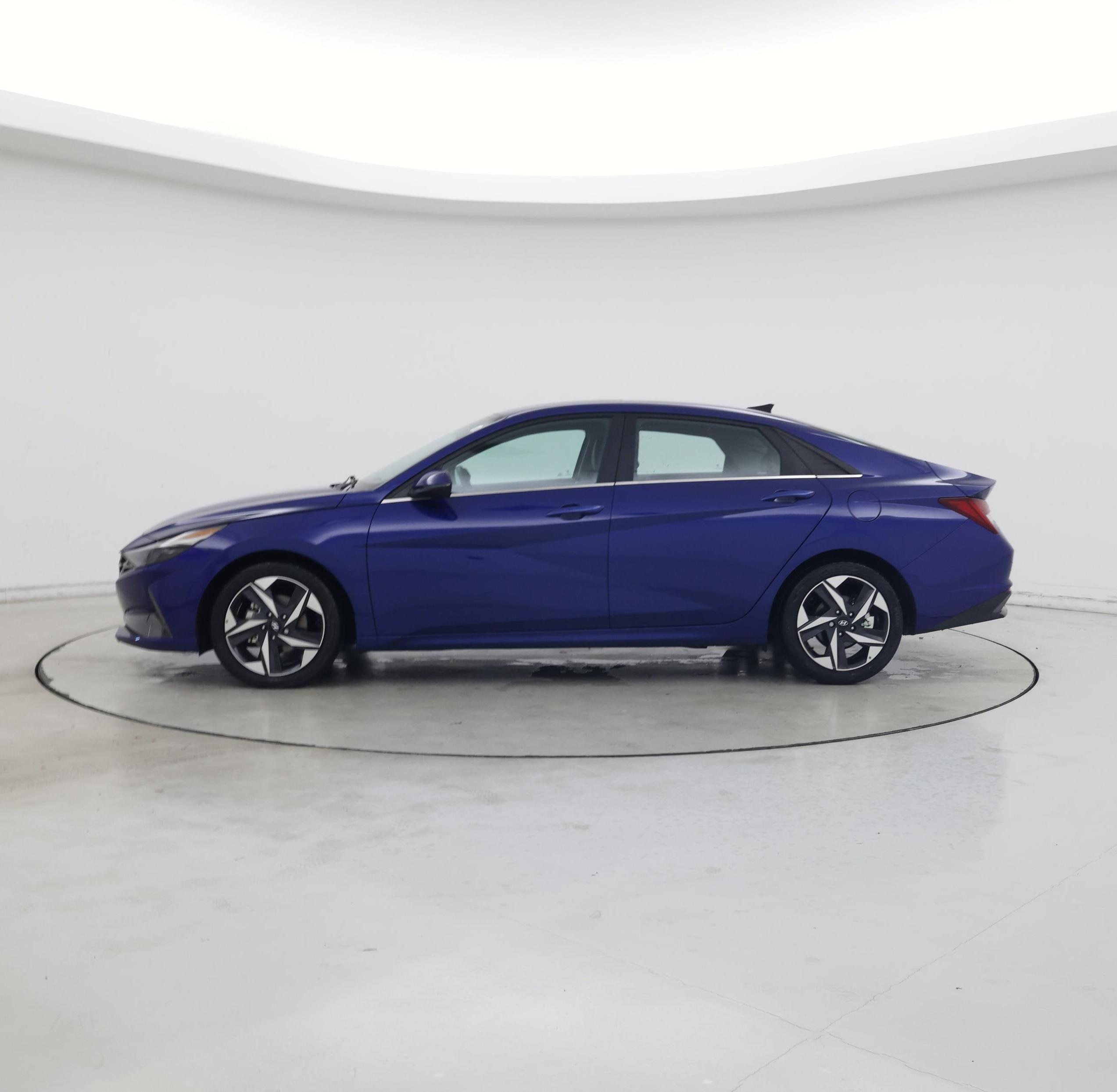 Thumbnail: 2023 Hyundai Elantra - 3