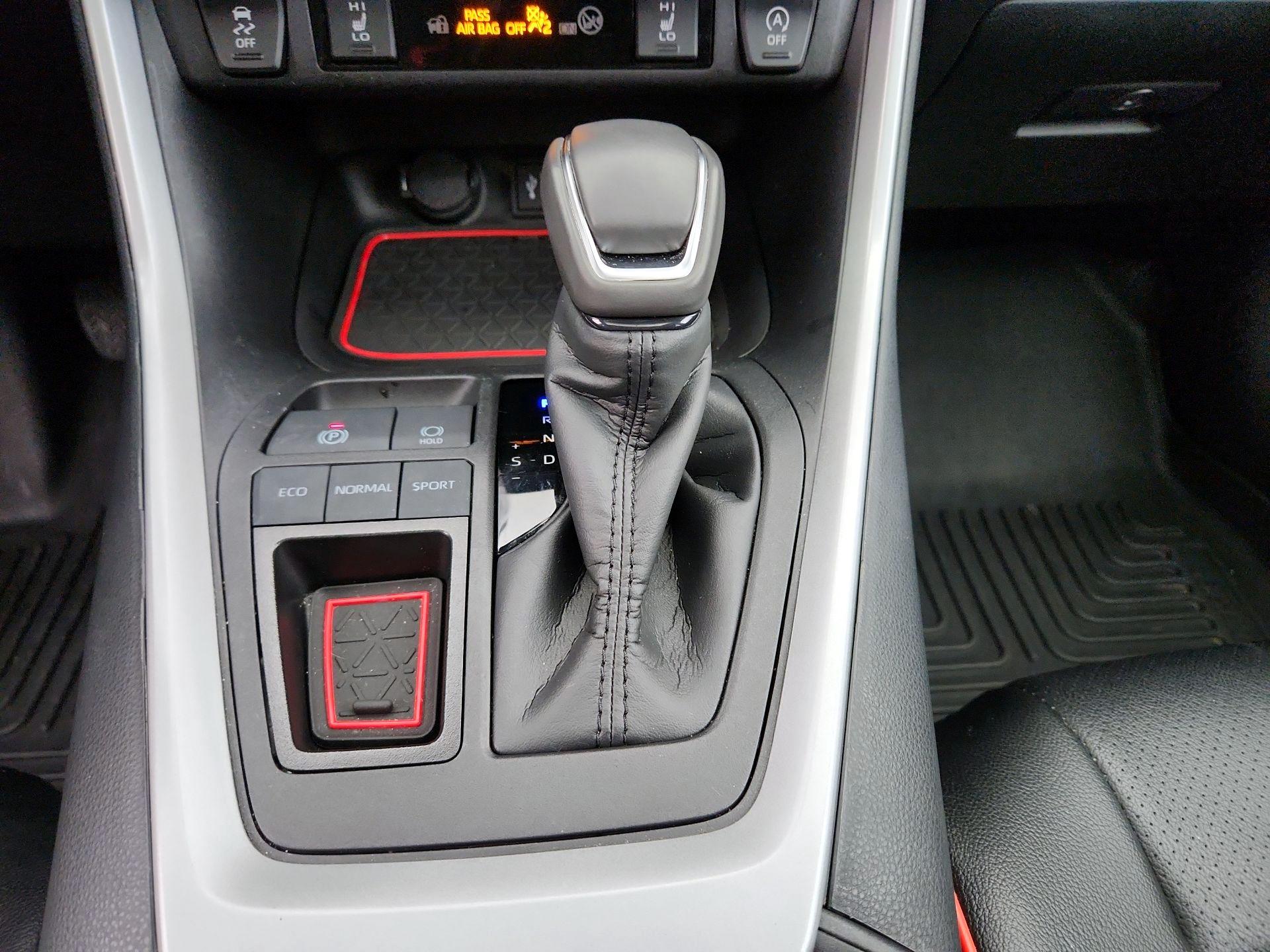 Thumbnail: 2024 Toyota RAV4 - 17