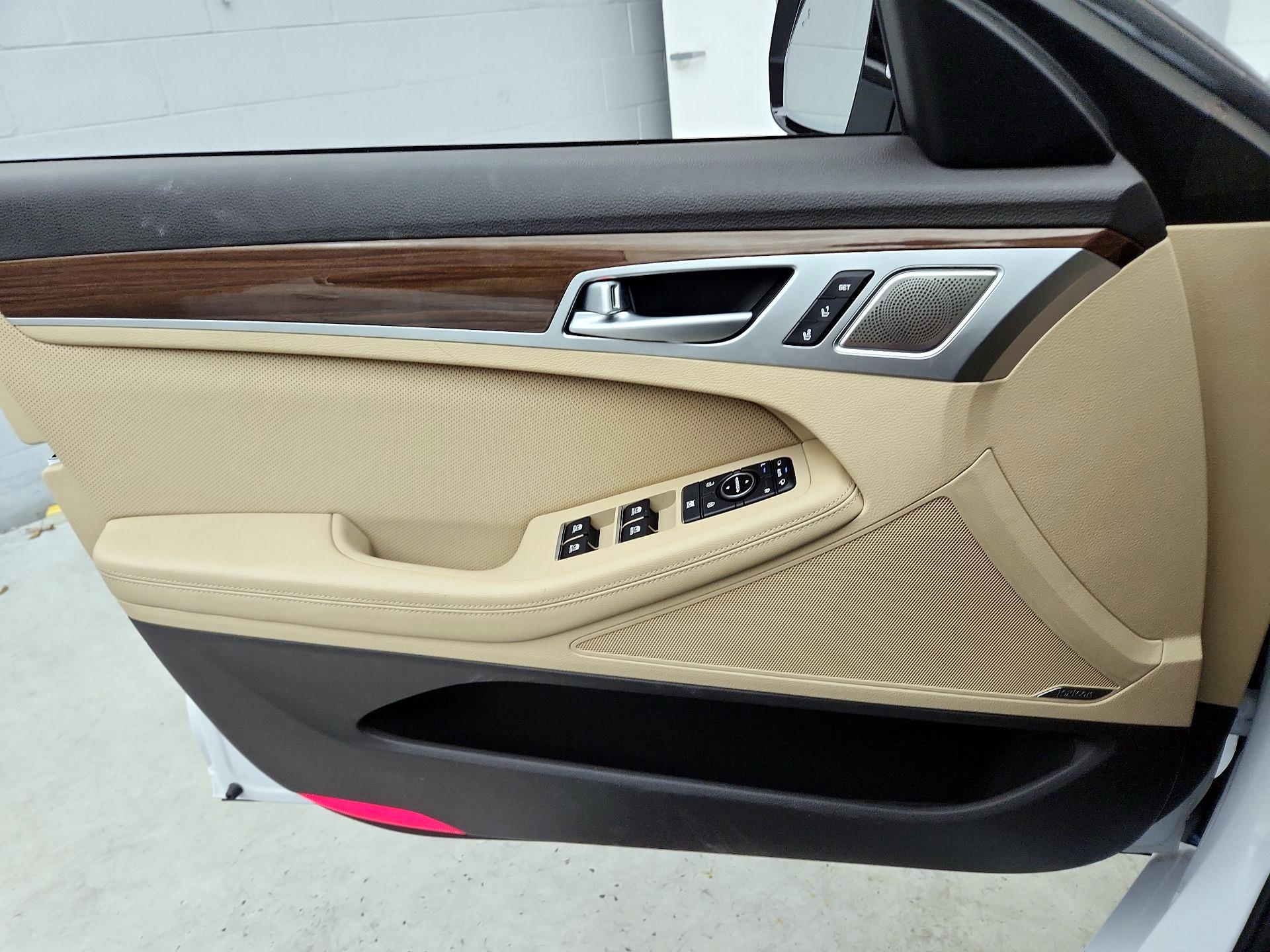 Thumbnail: 2018 Genesis G80 - 12