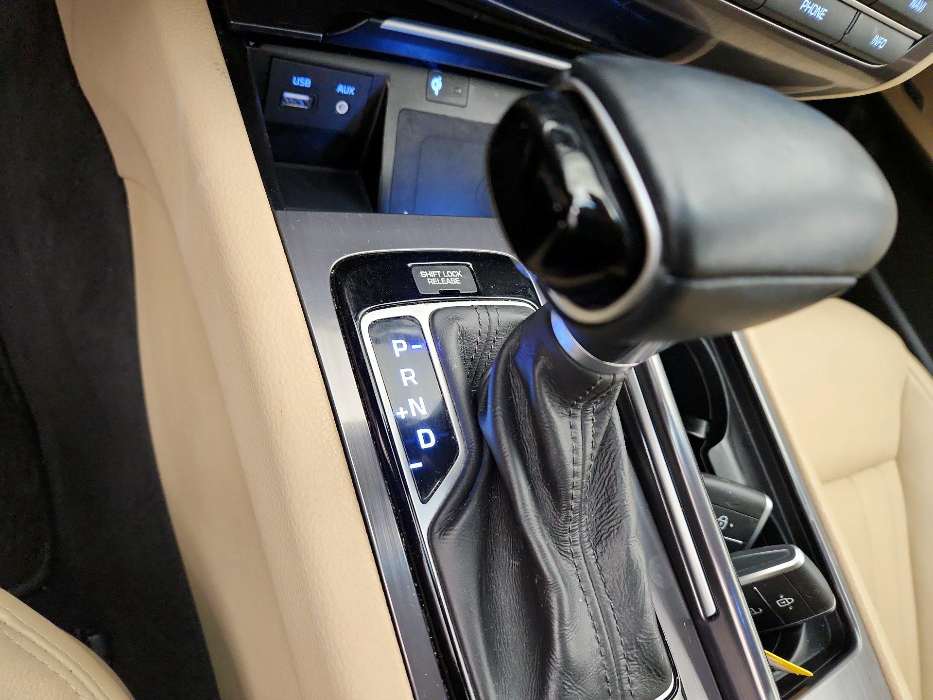 Thumbnail: 2018 Genesis G80 - 18