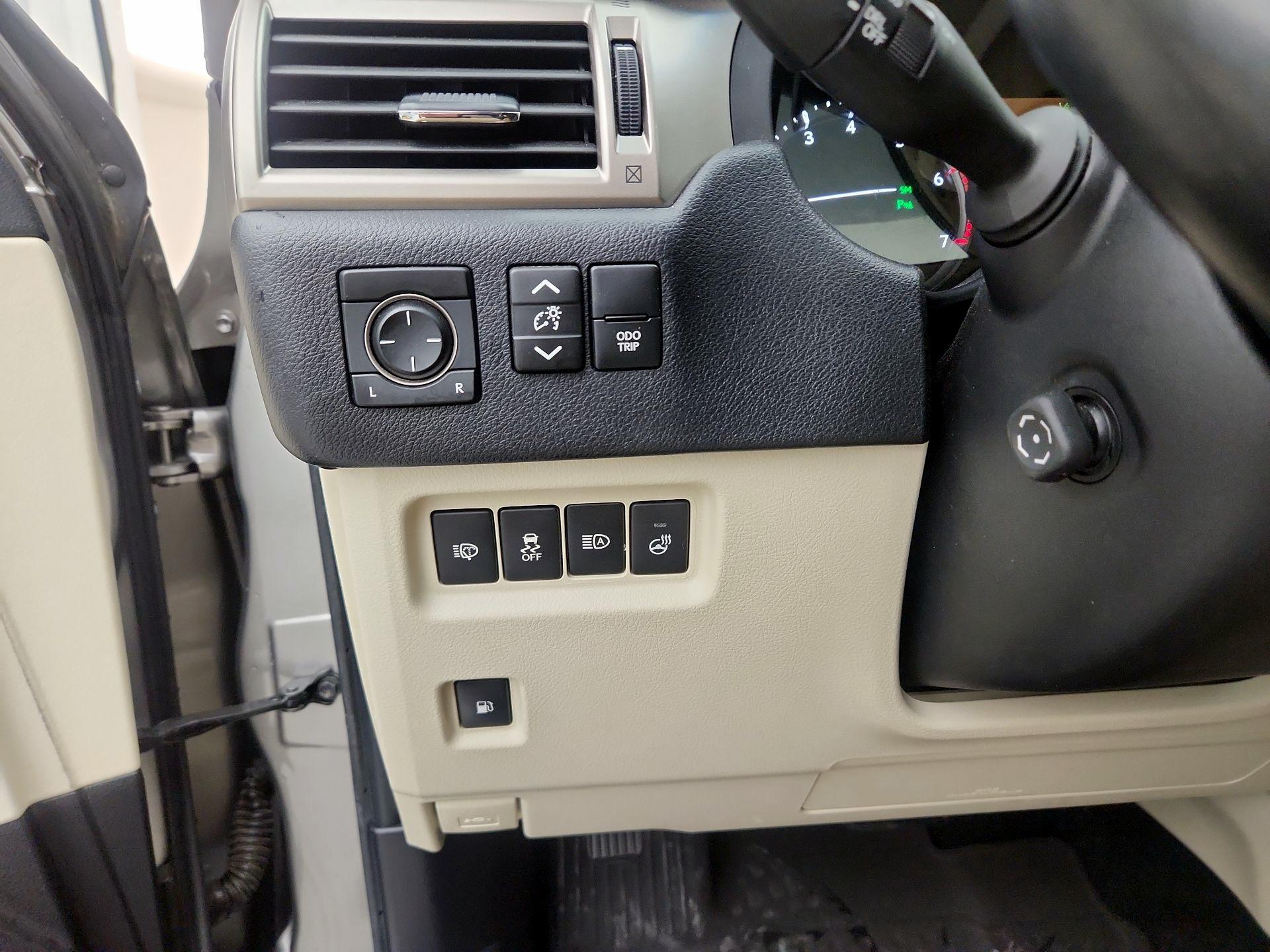 Thumbnail: 2021 Lexus GX - 13
