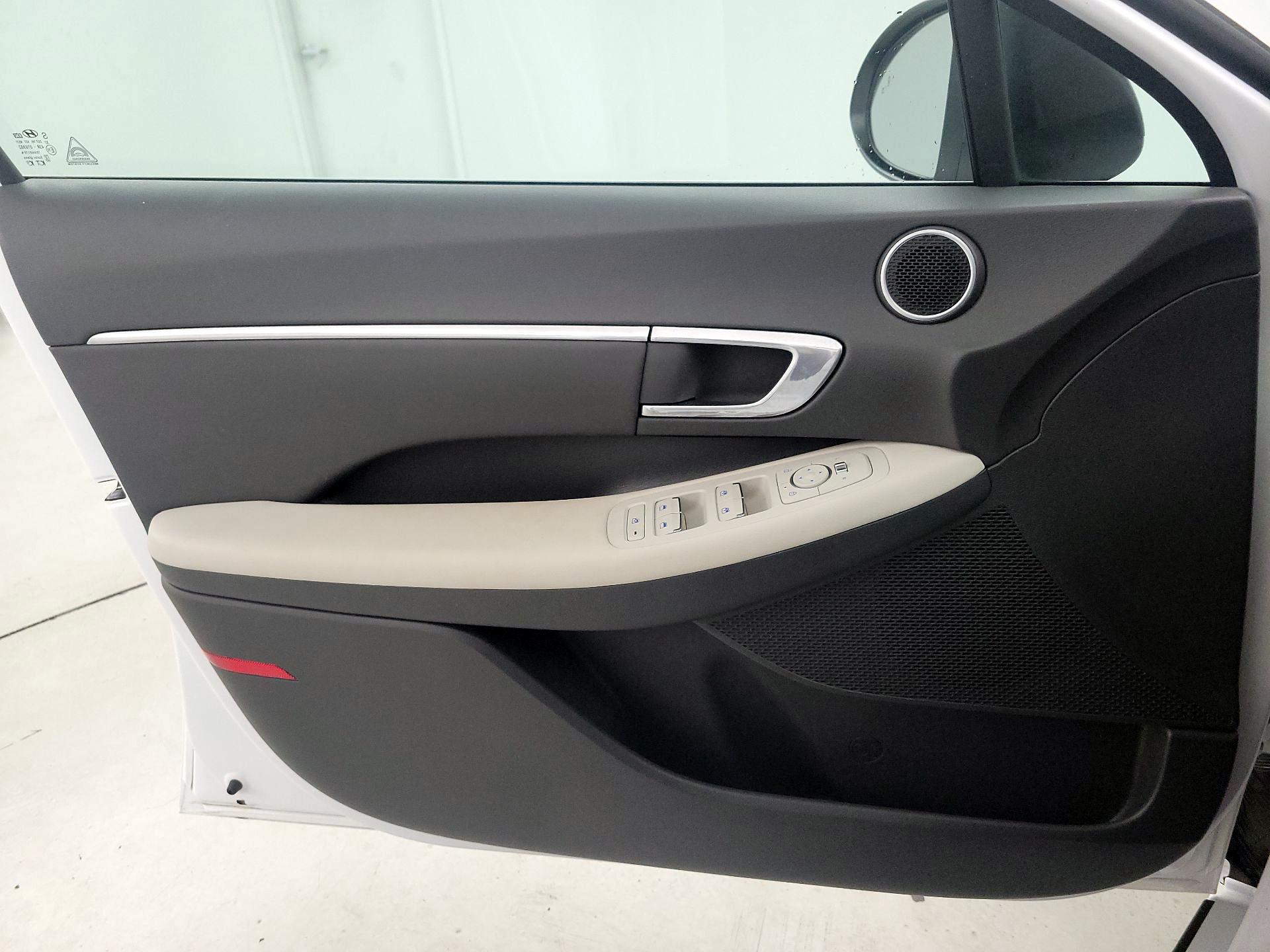 Thumbnail: 2023 Hyundai Sonata - 12