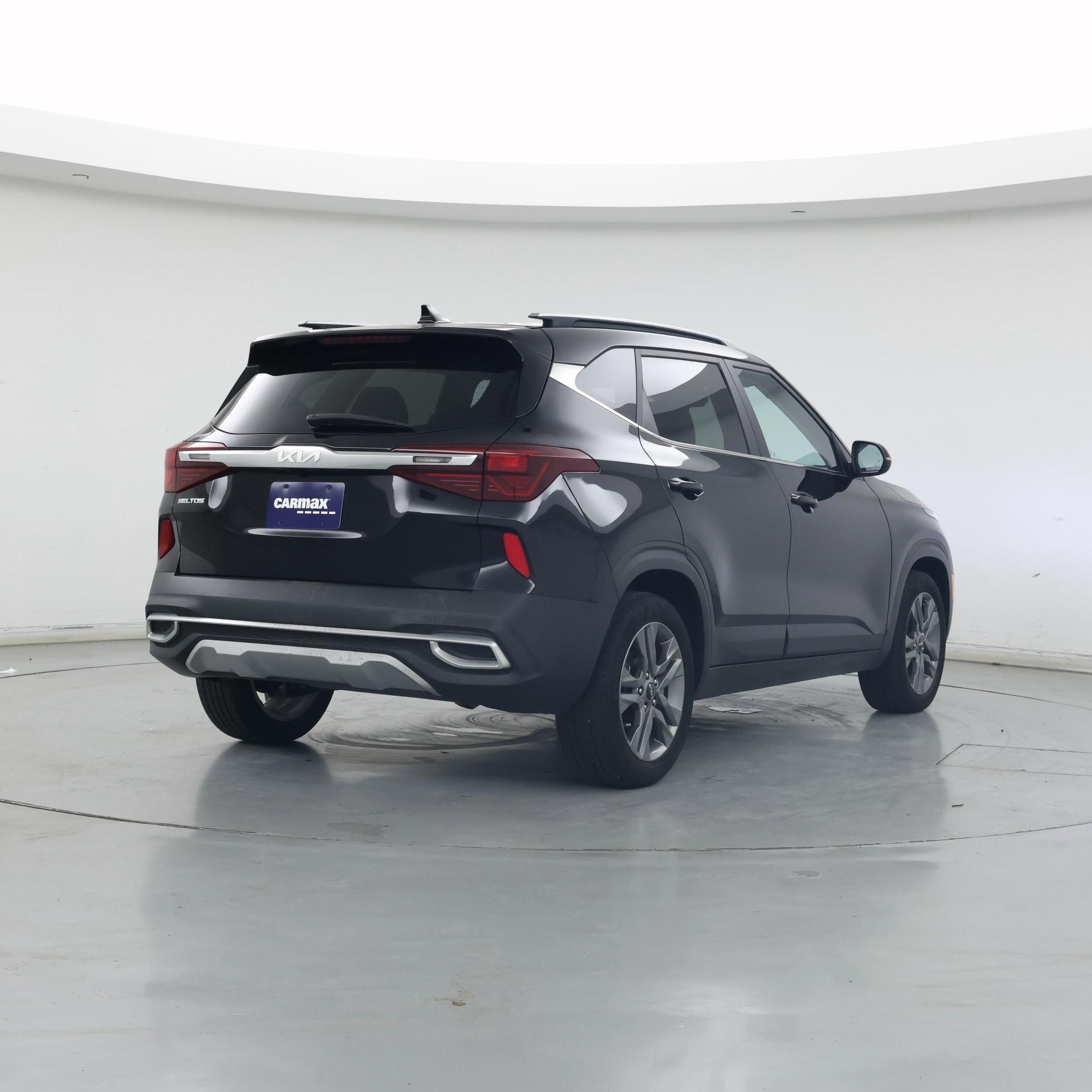 Thumbnail: 2023 Kia Seltos - 8