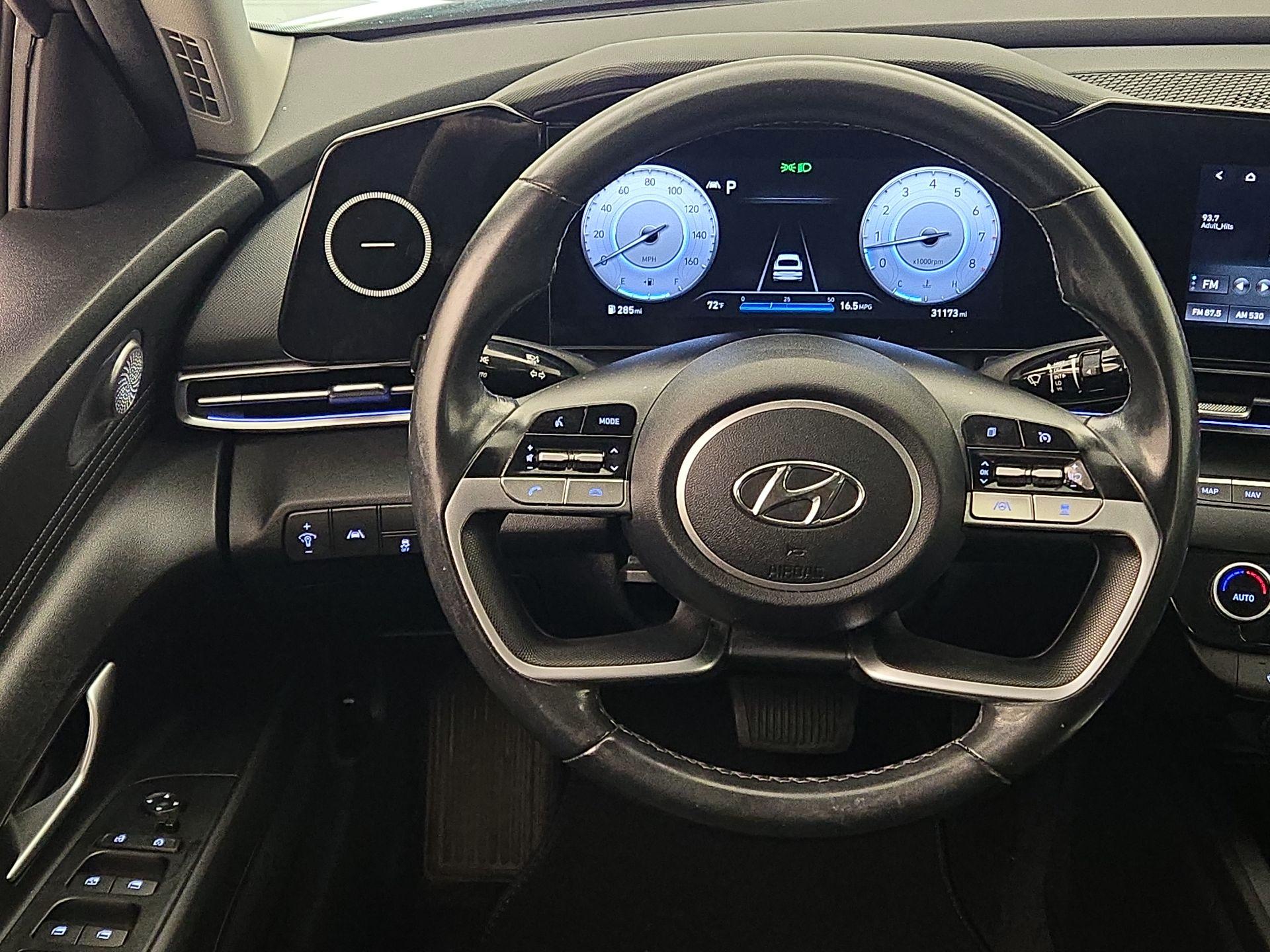 Thumbnail: 2022 Hyundai Elantra - 10