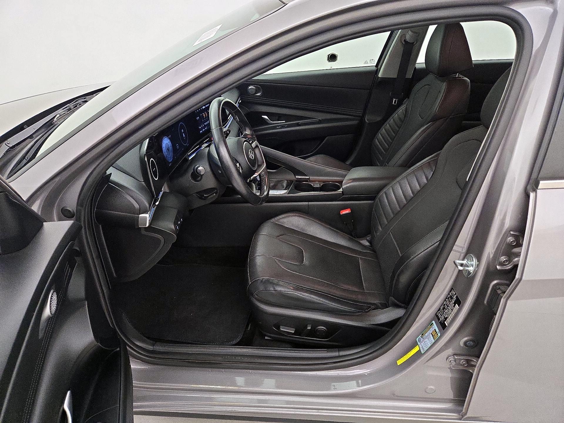 Thumbnail: 2022 Hyundai Elantra - 11