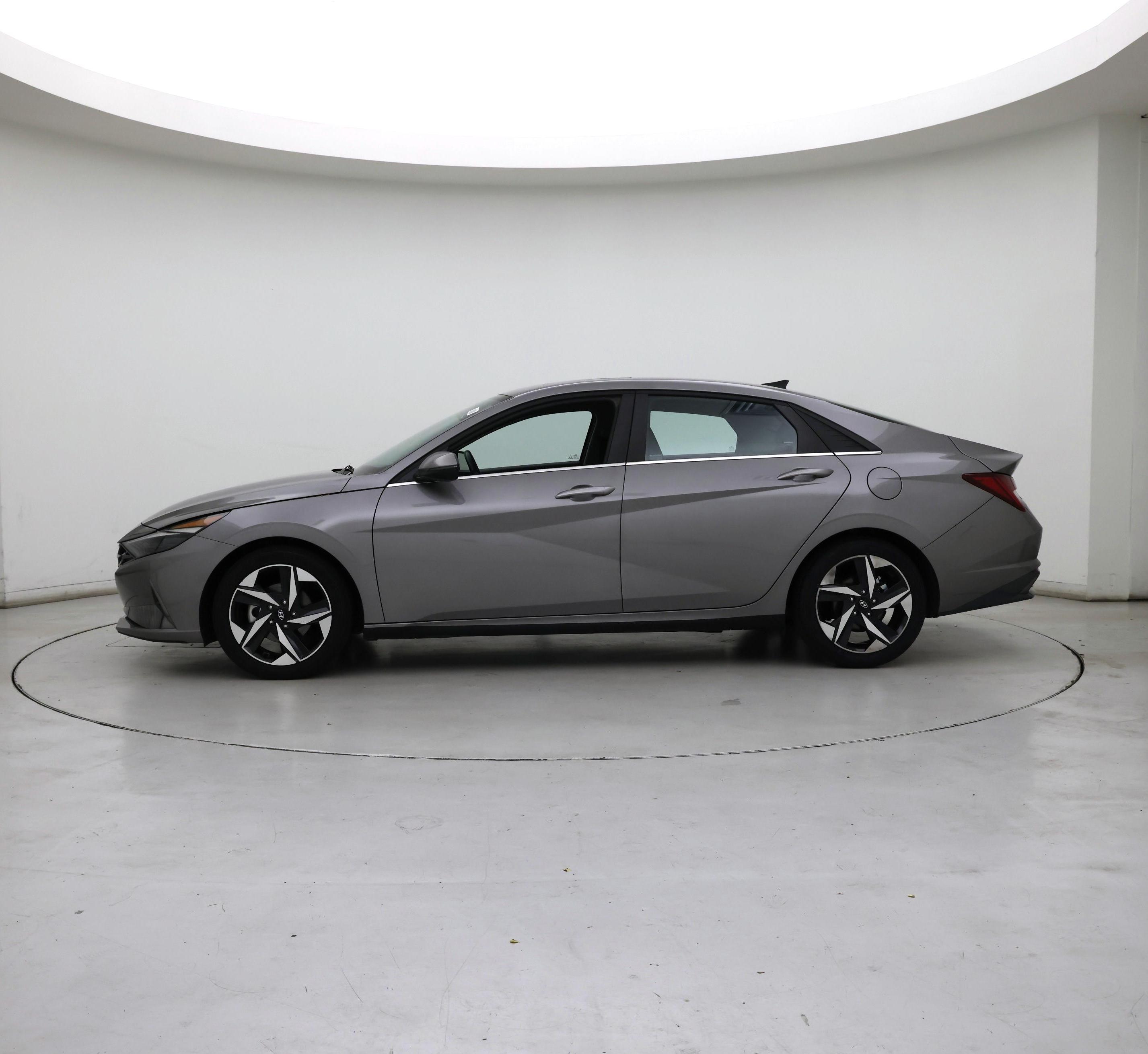 Thumbnail: 2022 Hyundai Elantra - 3