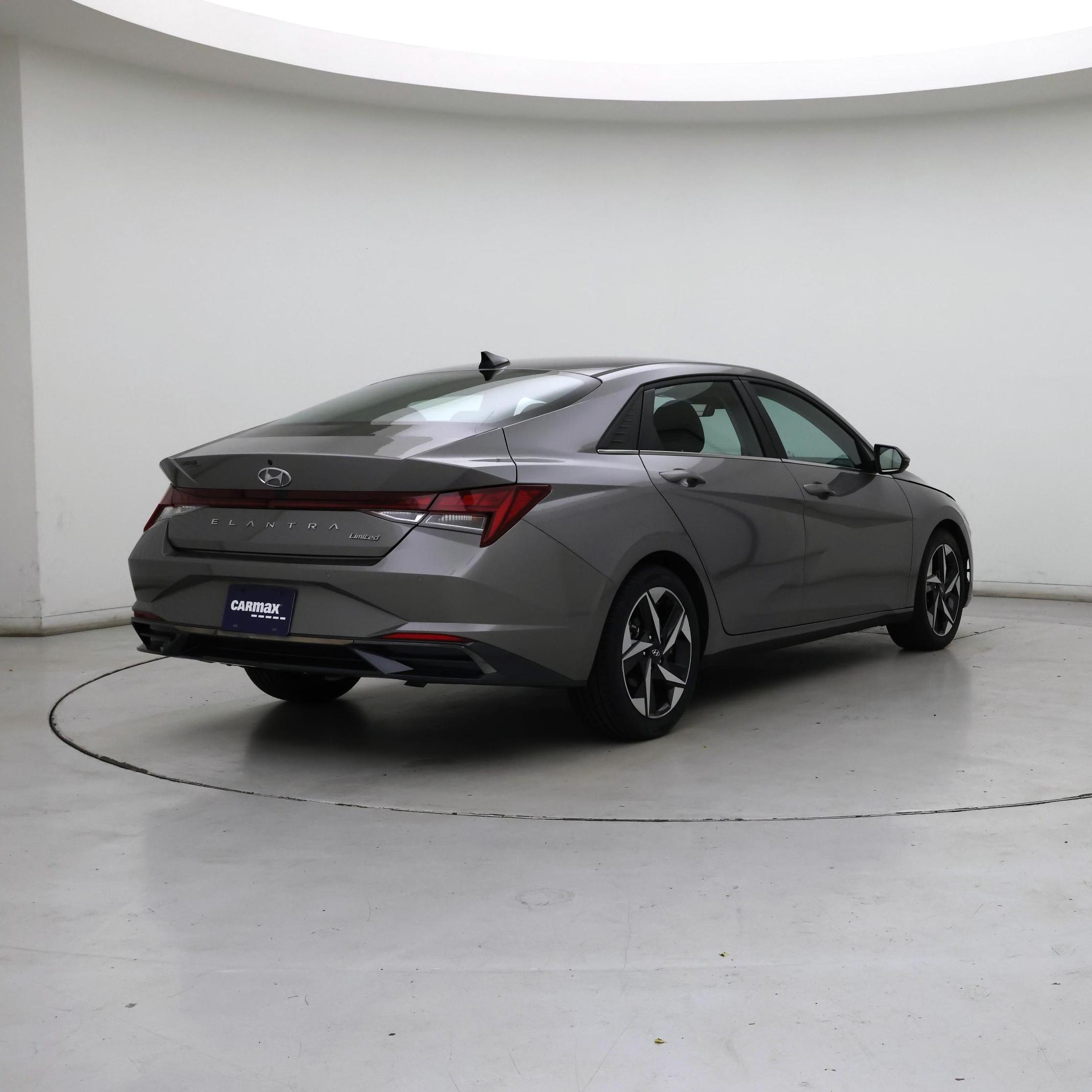 Thumbnail: 2022 Hyundai Elantra - 8
