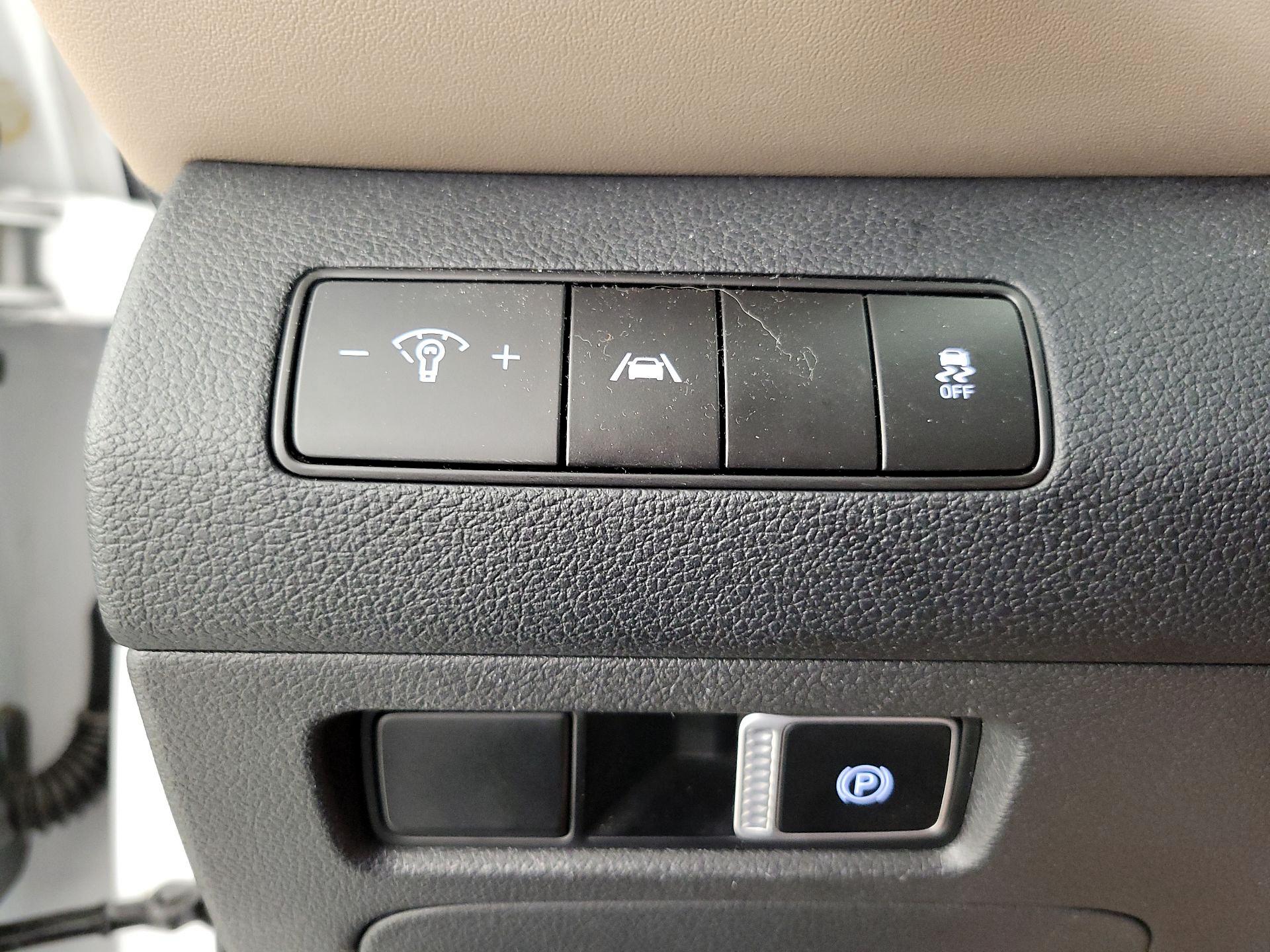 Thumbnail: 2023 Hyundai Santa Fe - 13