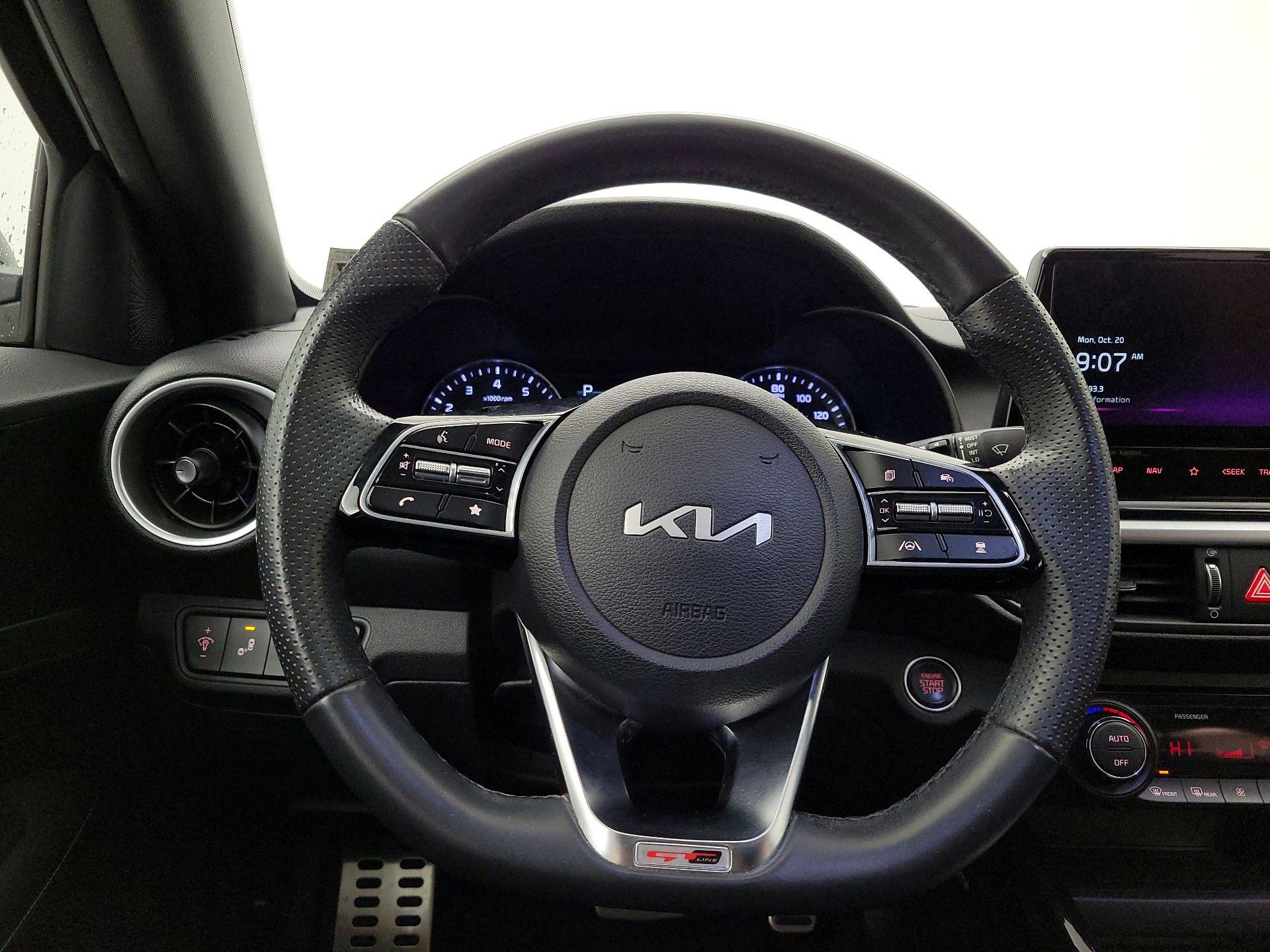 Thumbnail: 2023 Kia Forte - 10
