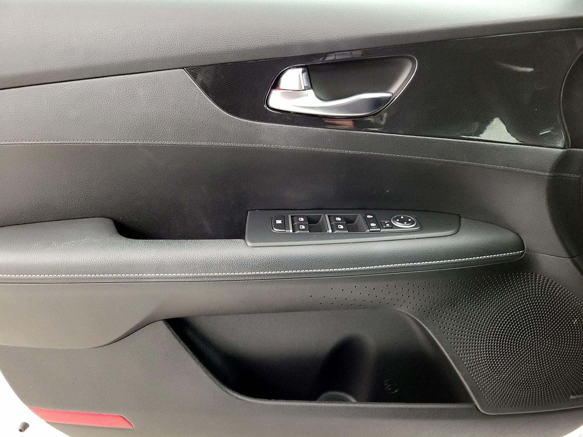 Thumbnail: 2023 Kia Forte - 12