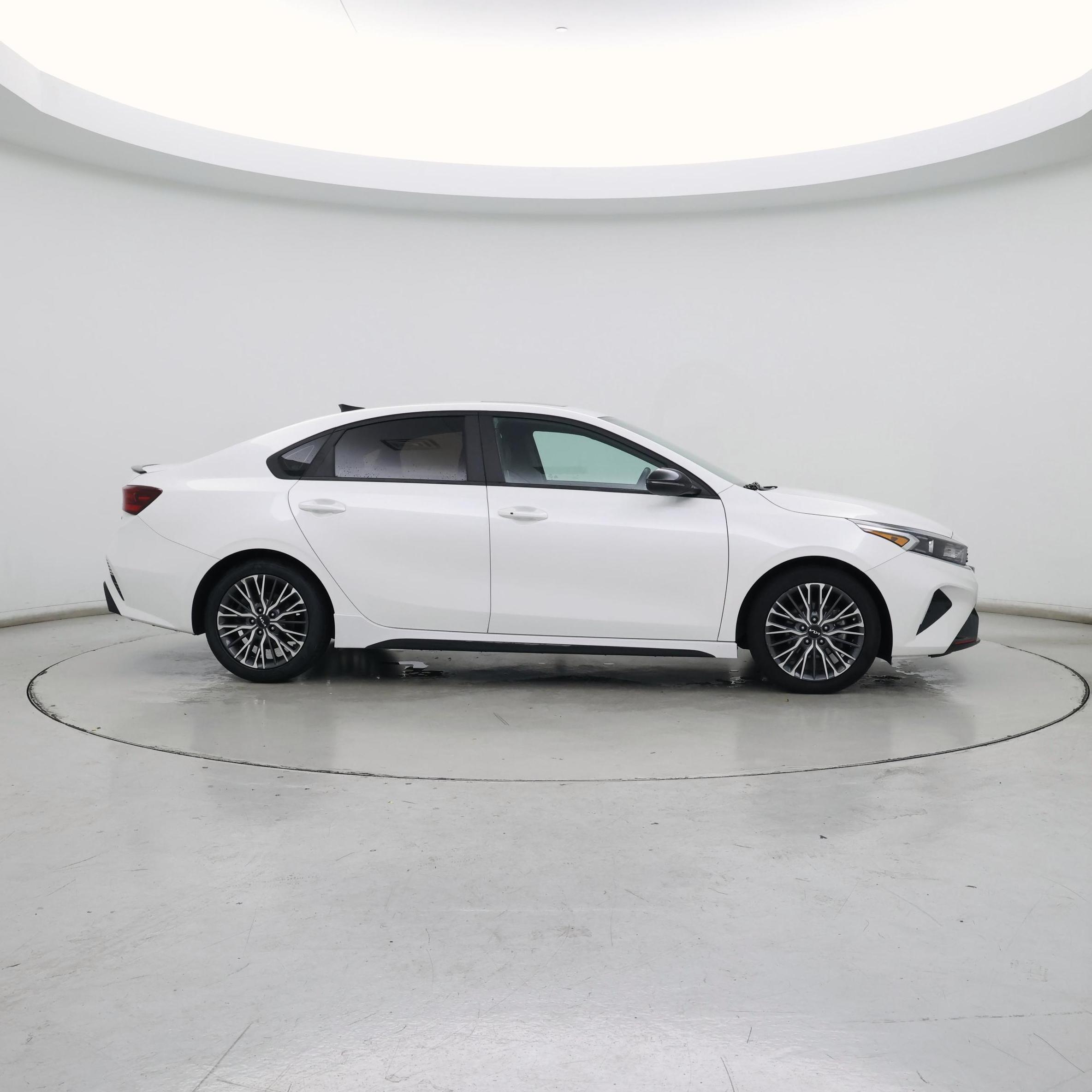 Thumbnail: 2023 Kia Forte - 7