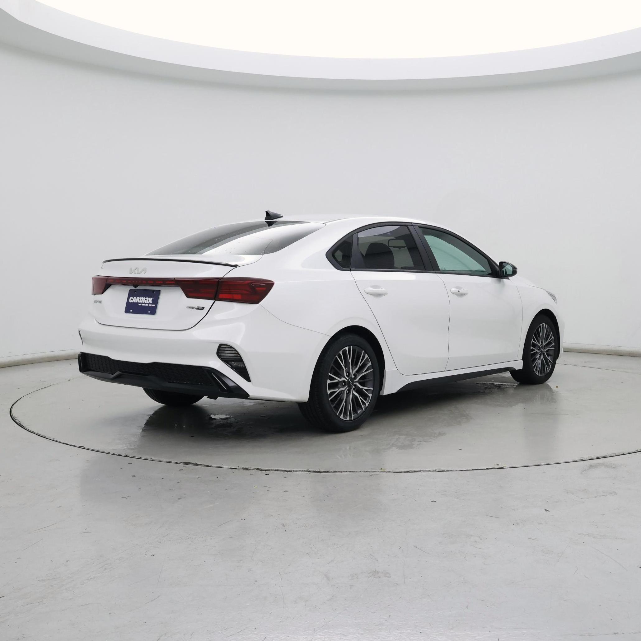 Thumbnail: 2023 Kia Forte - 8
