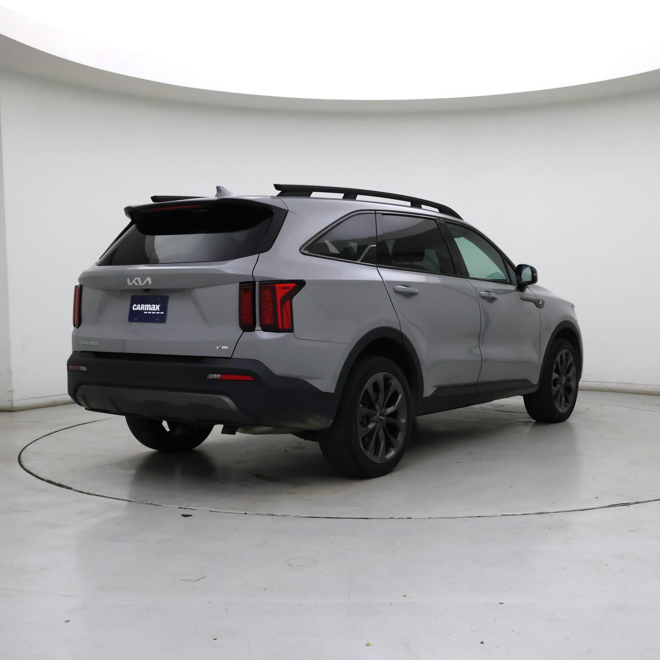 Thumbnail: 2023 Kia Sorento - 8