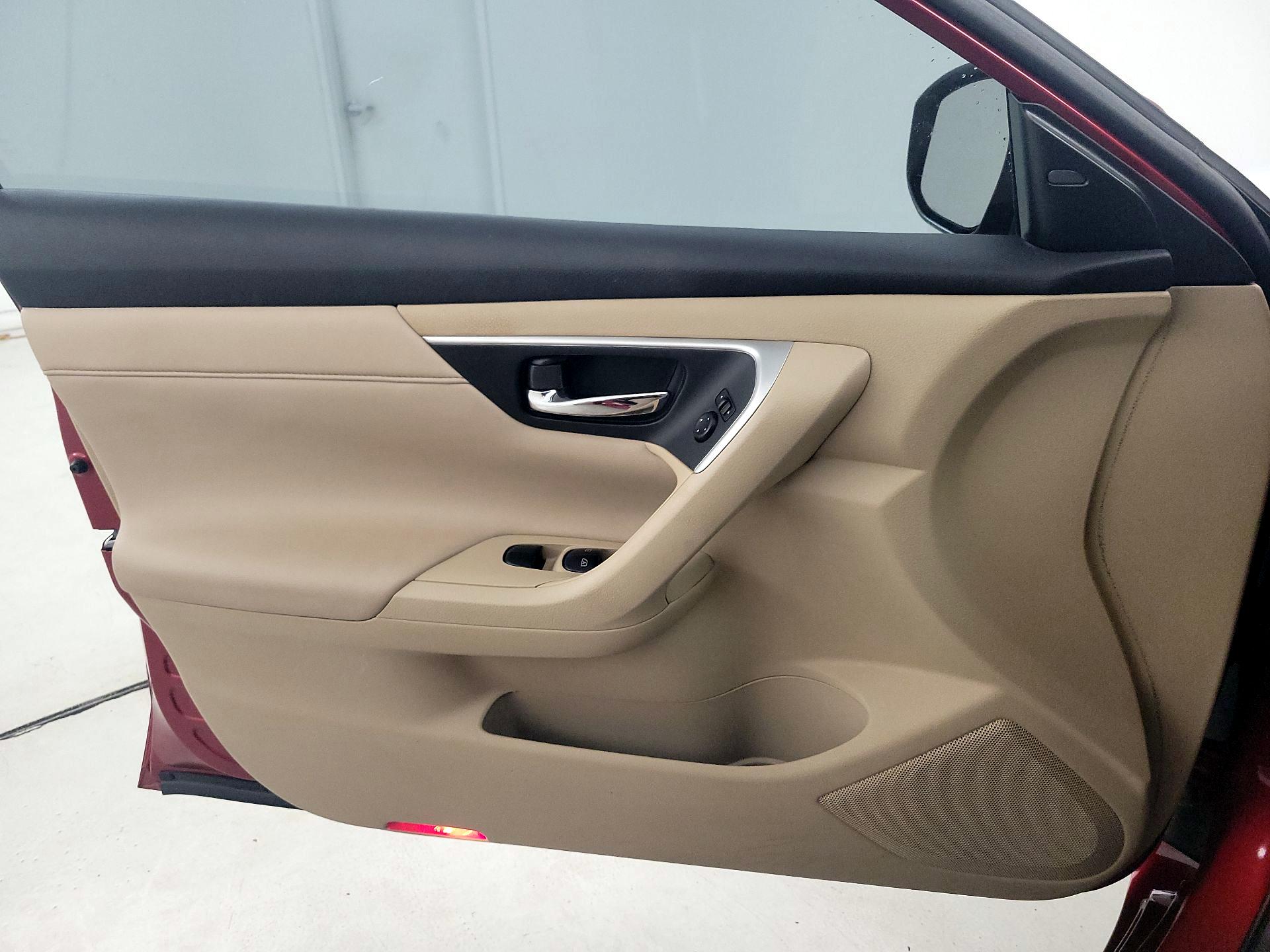 Thumbnail: 2018 Nissan Altima - 12