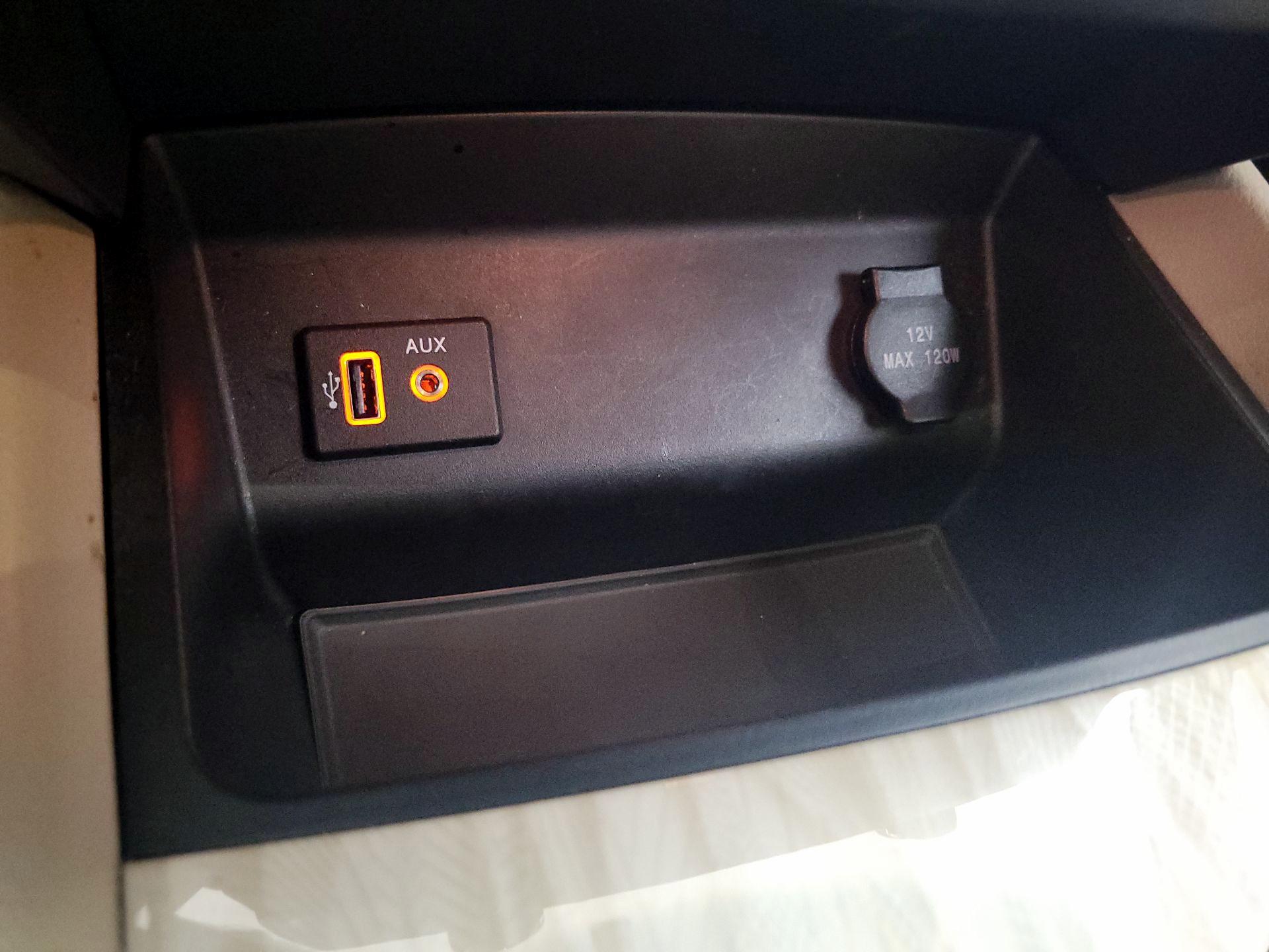 Thumbnail: 2018 Nissan Altima - 18