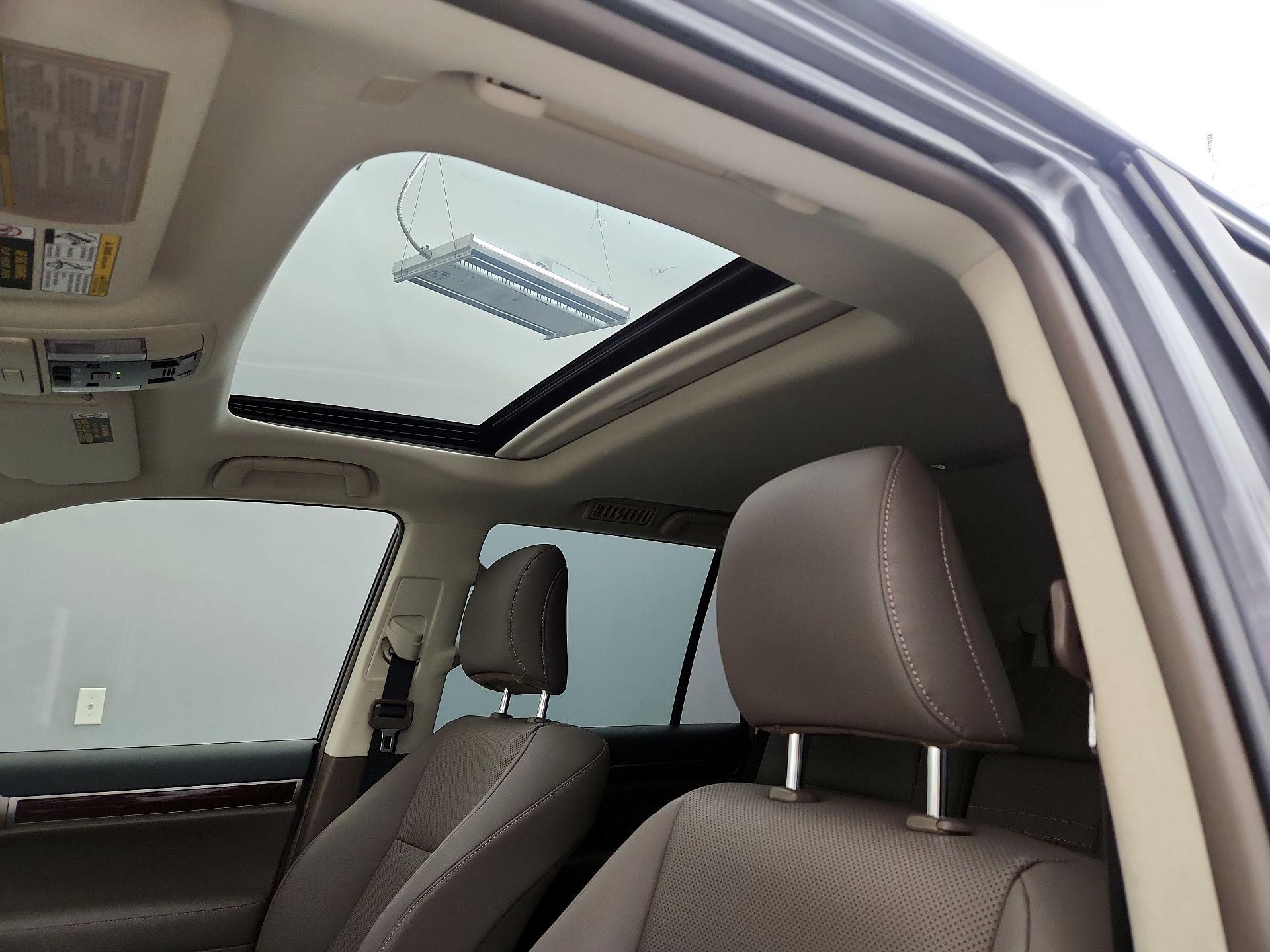 Thumbnail: 2019 Lexus GX - 19