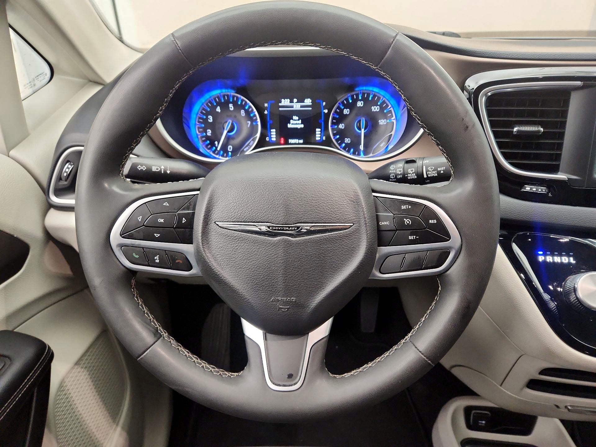 Thumbnail: 2023 Chrysler Voyager - 10