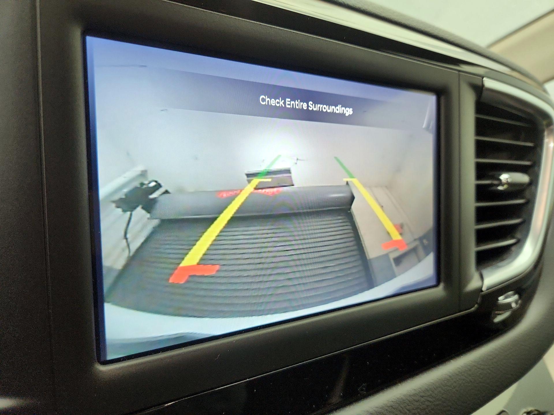 Thumbnail: 2023 Chrysler Voyager - 14