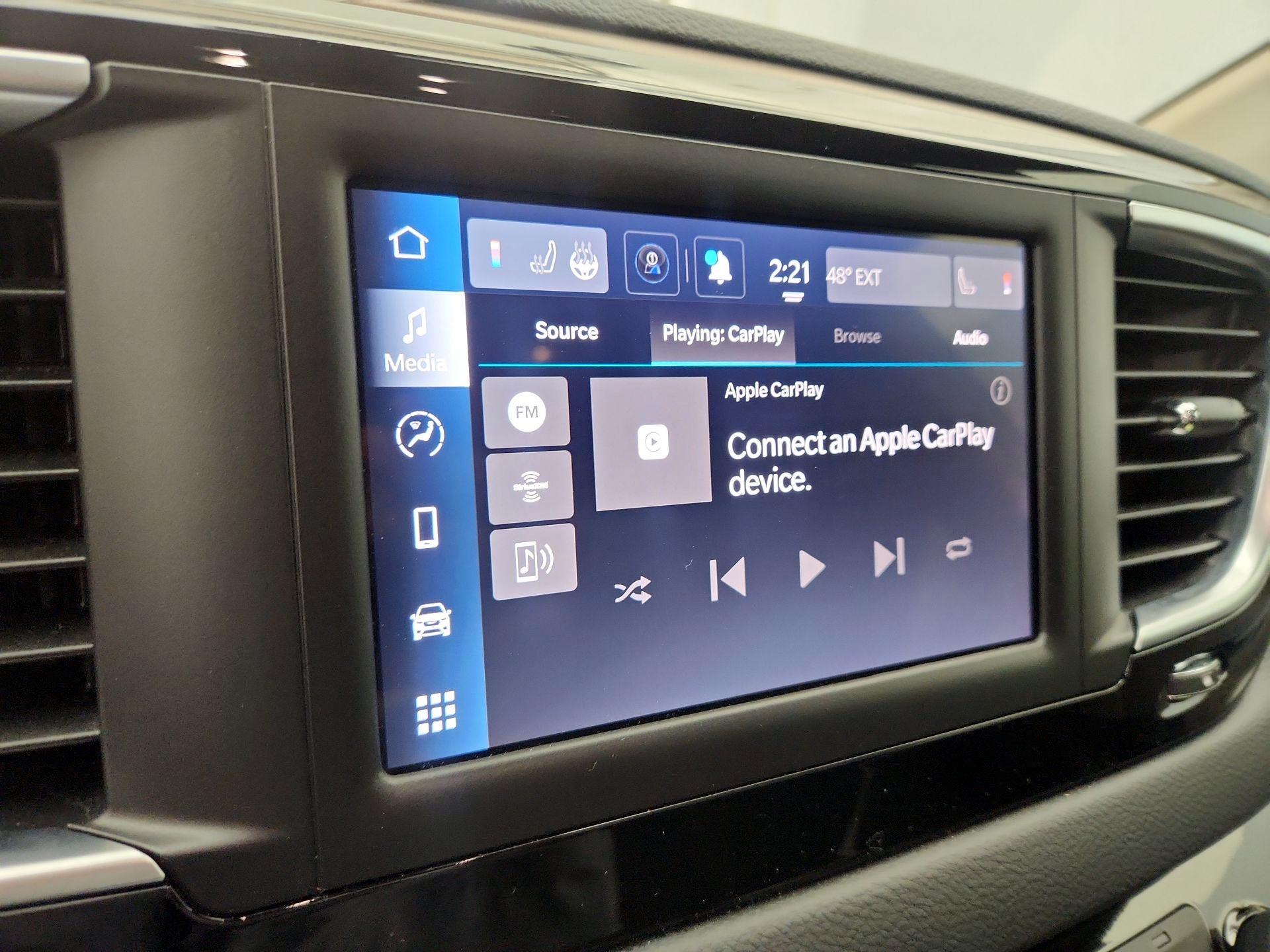 Thumbnail: 2023 Chrysler Voyager - 15