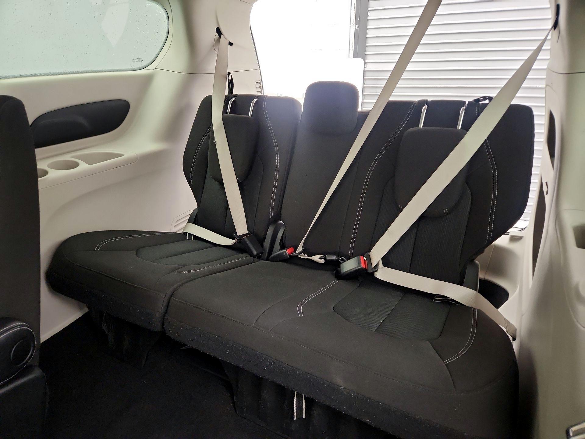 Thumbnail: 2023 Chrysler Voyager - 20