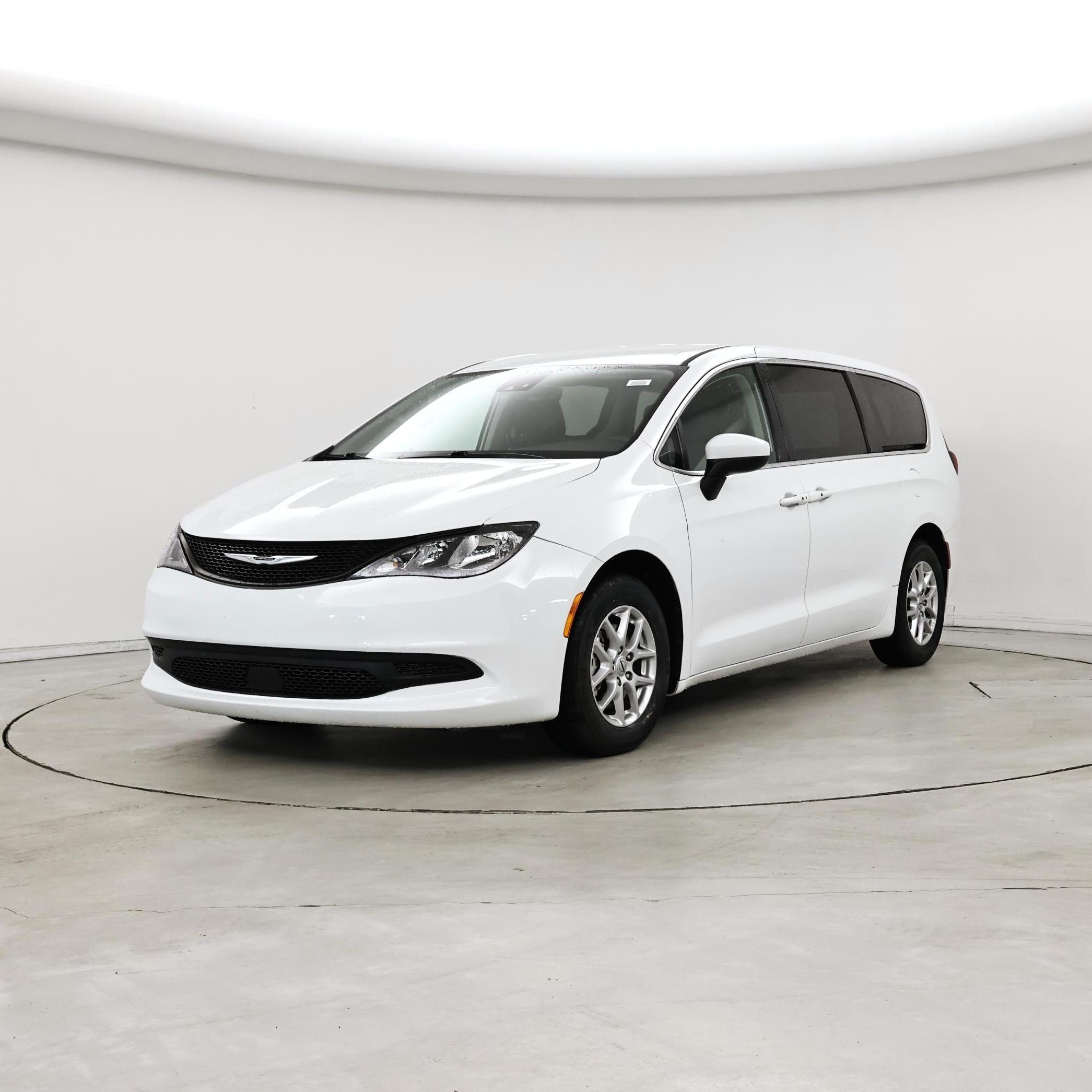 Thumbnail: 2023 Chrysler Voyager - 4