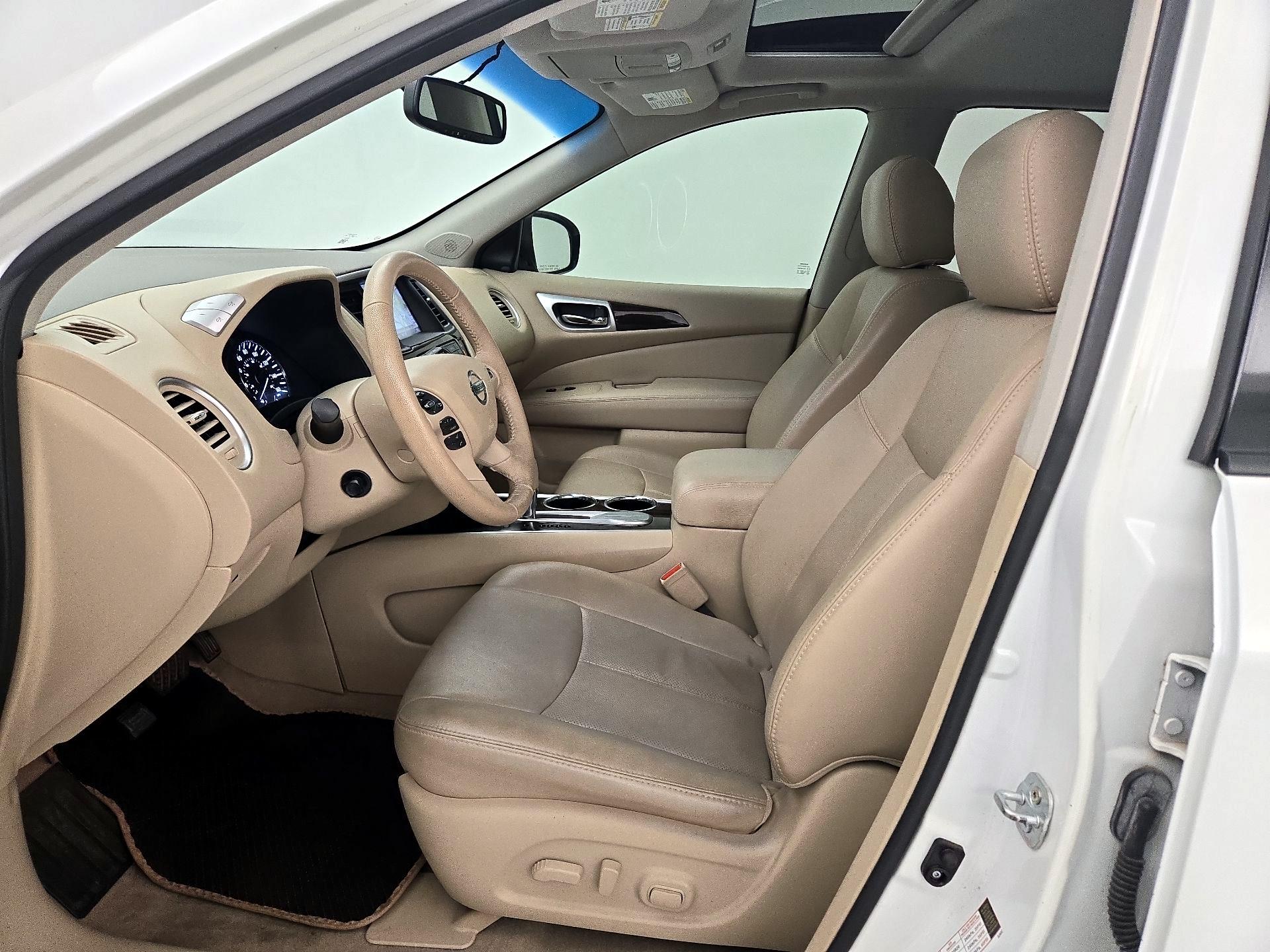 Thumbnail: 2015 Nissan Pathfinder - 11