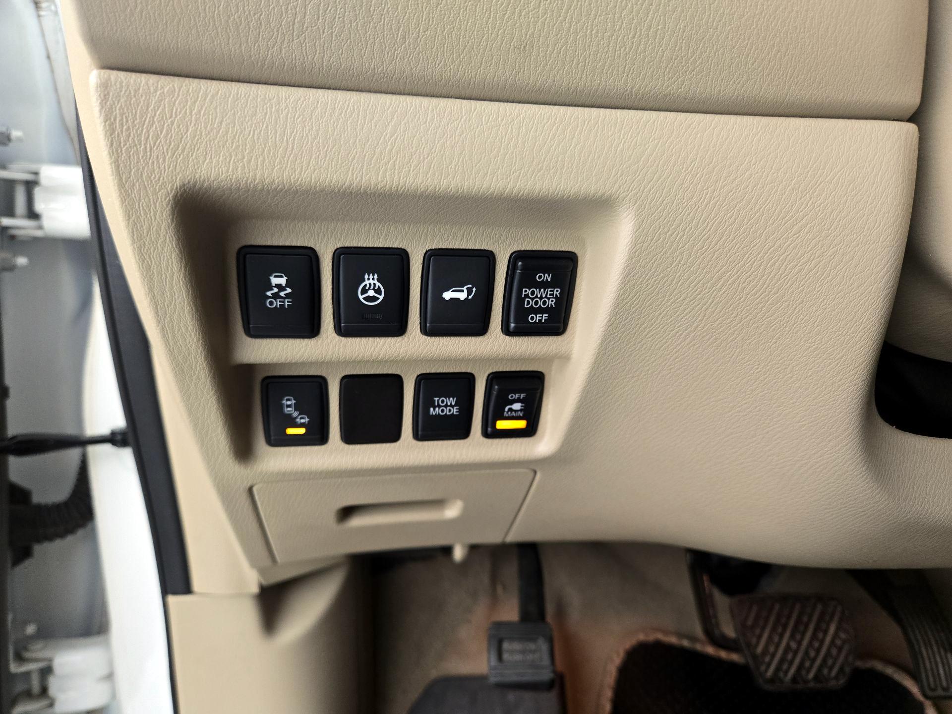 Thumbnail: 2015 Nissan Pathfinder - 13