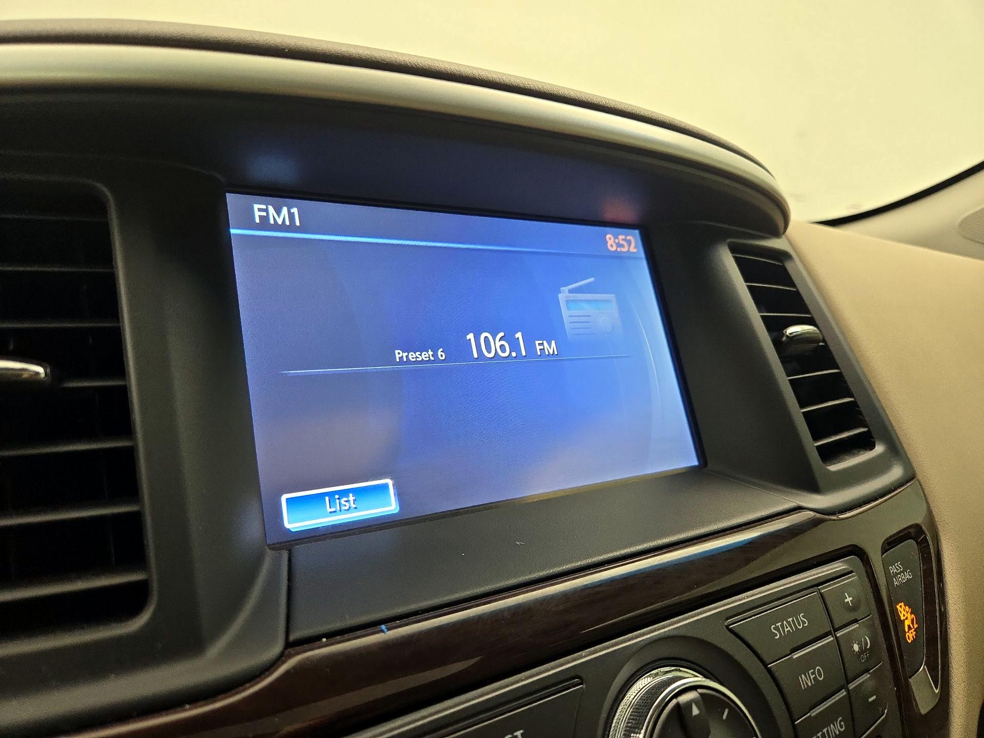 Thumbnail: 2015 Nissan Pathfinder - 16