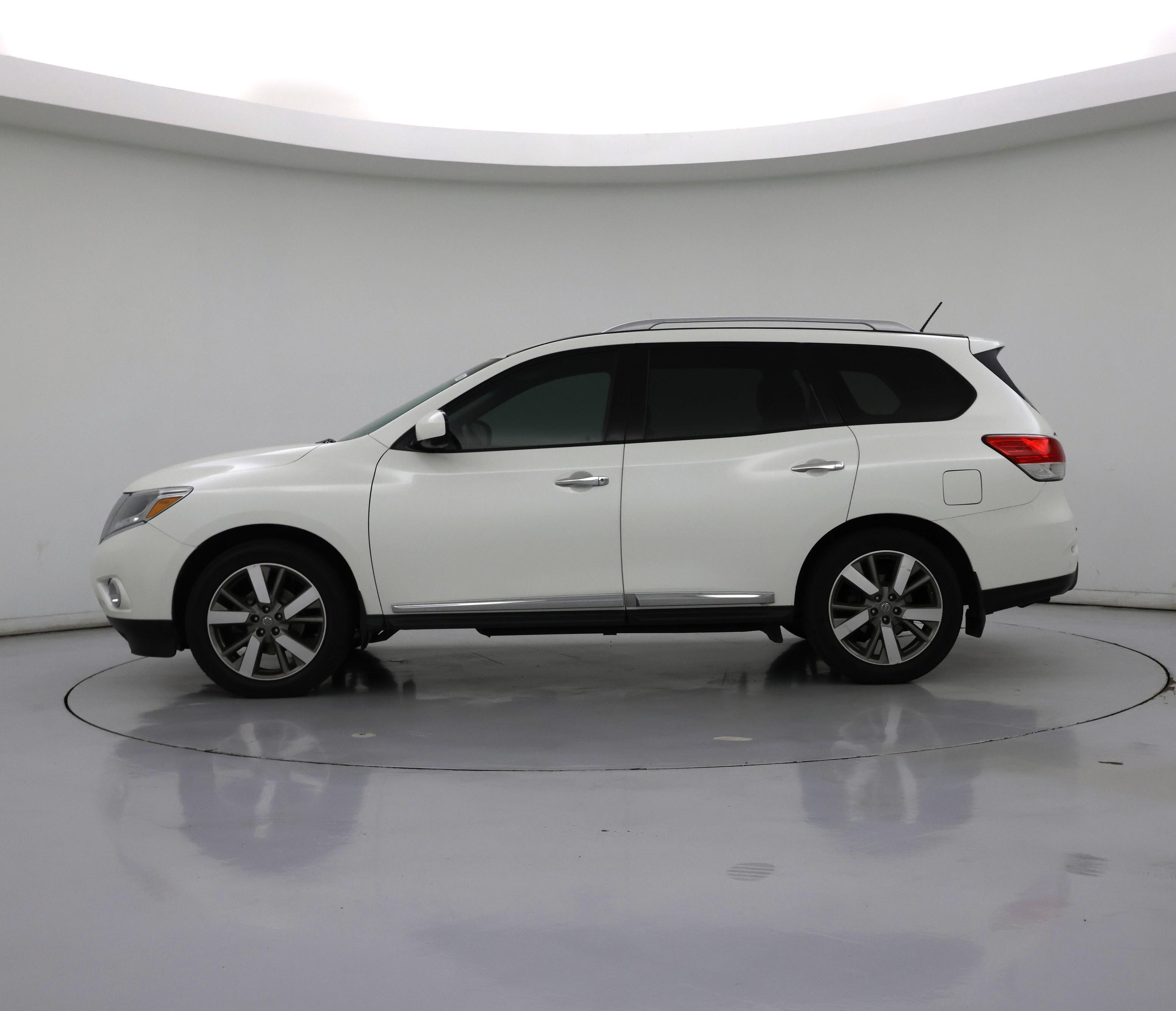 Thumbnail: 2015 Nissan Pathfinder - 3