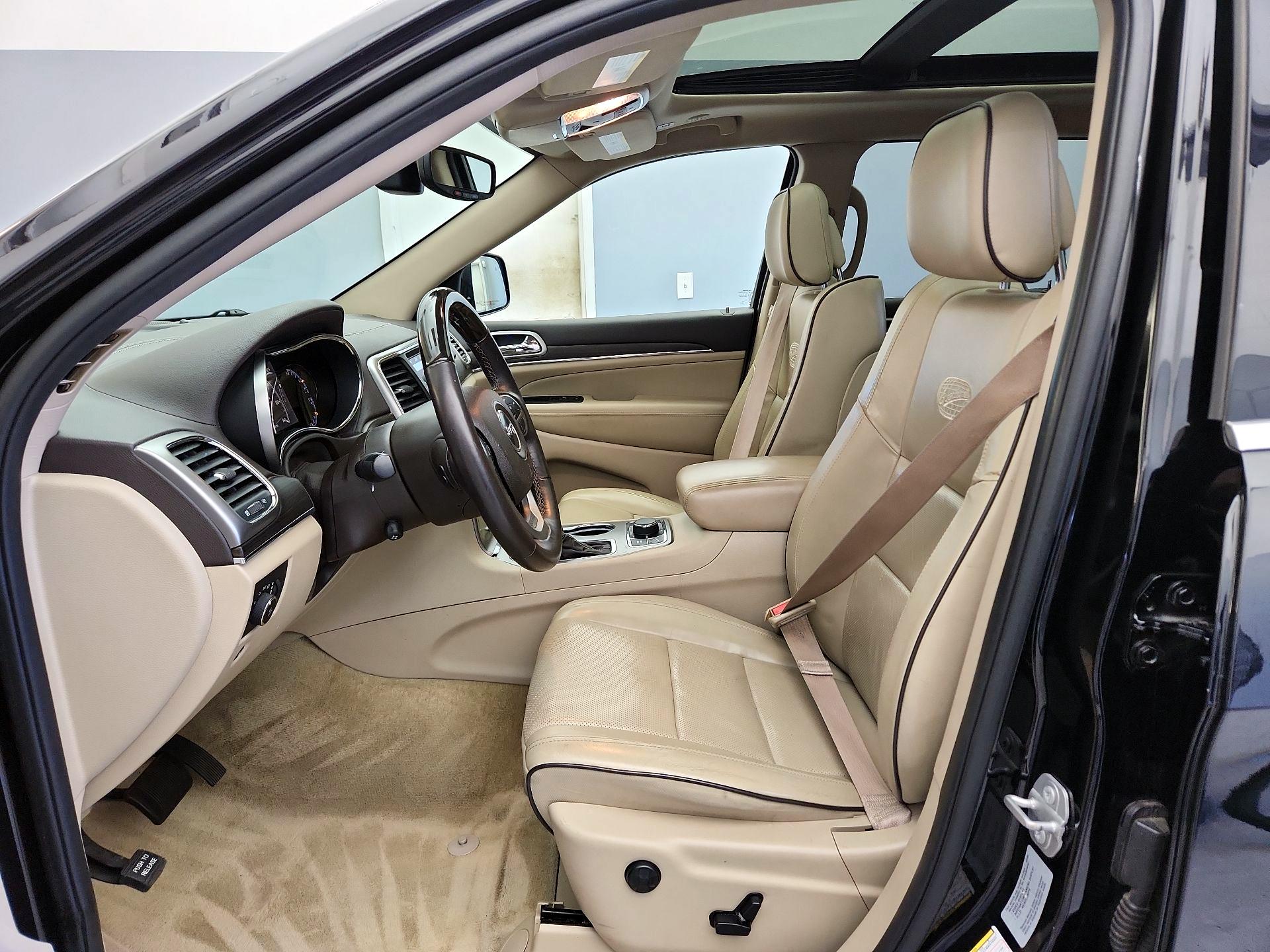 Thumbnail: 2018 Jeep Grand Cherokee - 11