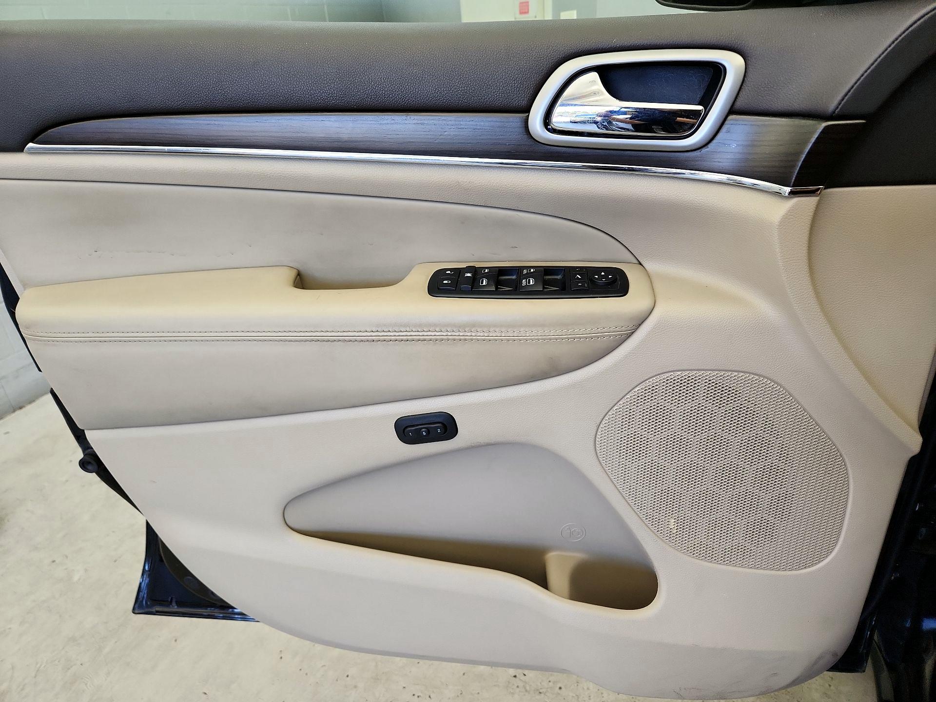 Thumbnail: 2018 Jeep Grand Cherokee - 12