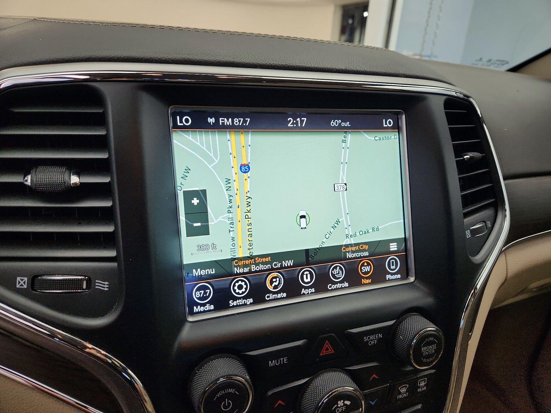 Thumbnail: 2018 Jeep Grand Cherokee - 14