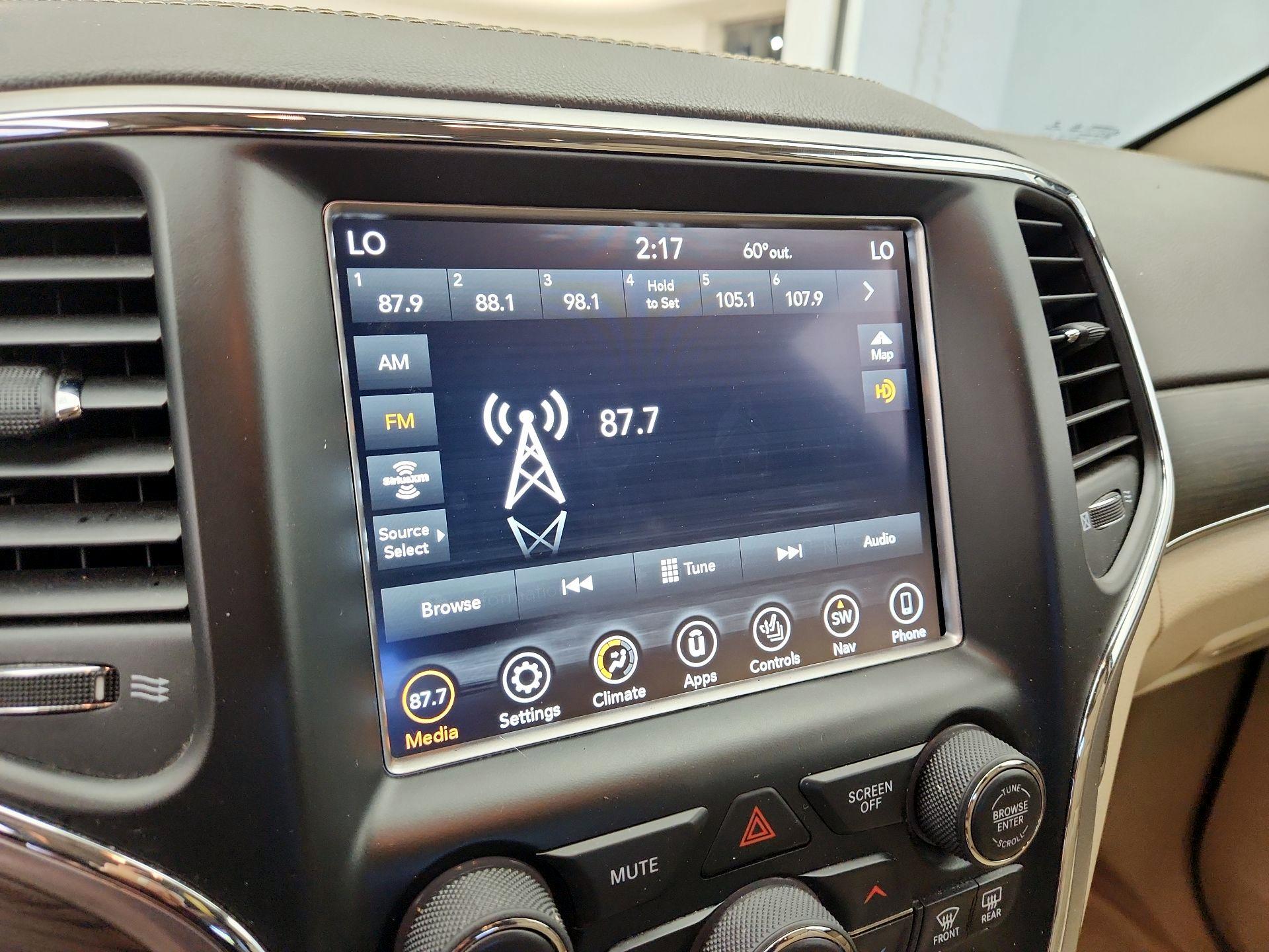 Thumbnail: 2018 Jeep Grand Cherokee - 16