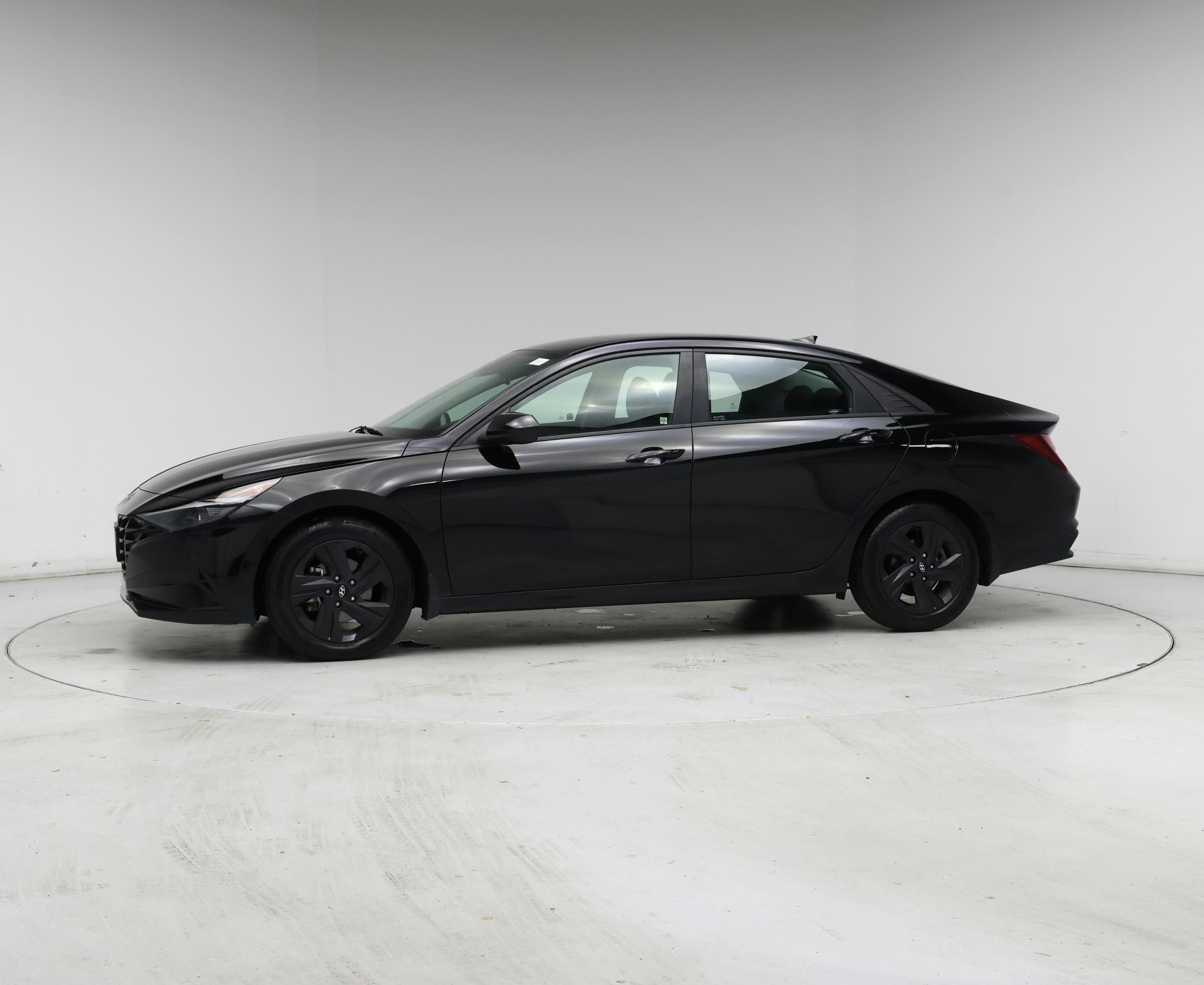 Thumbnail: 2023 Hyundai Elantra - 3