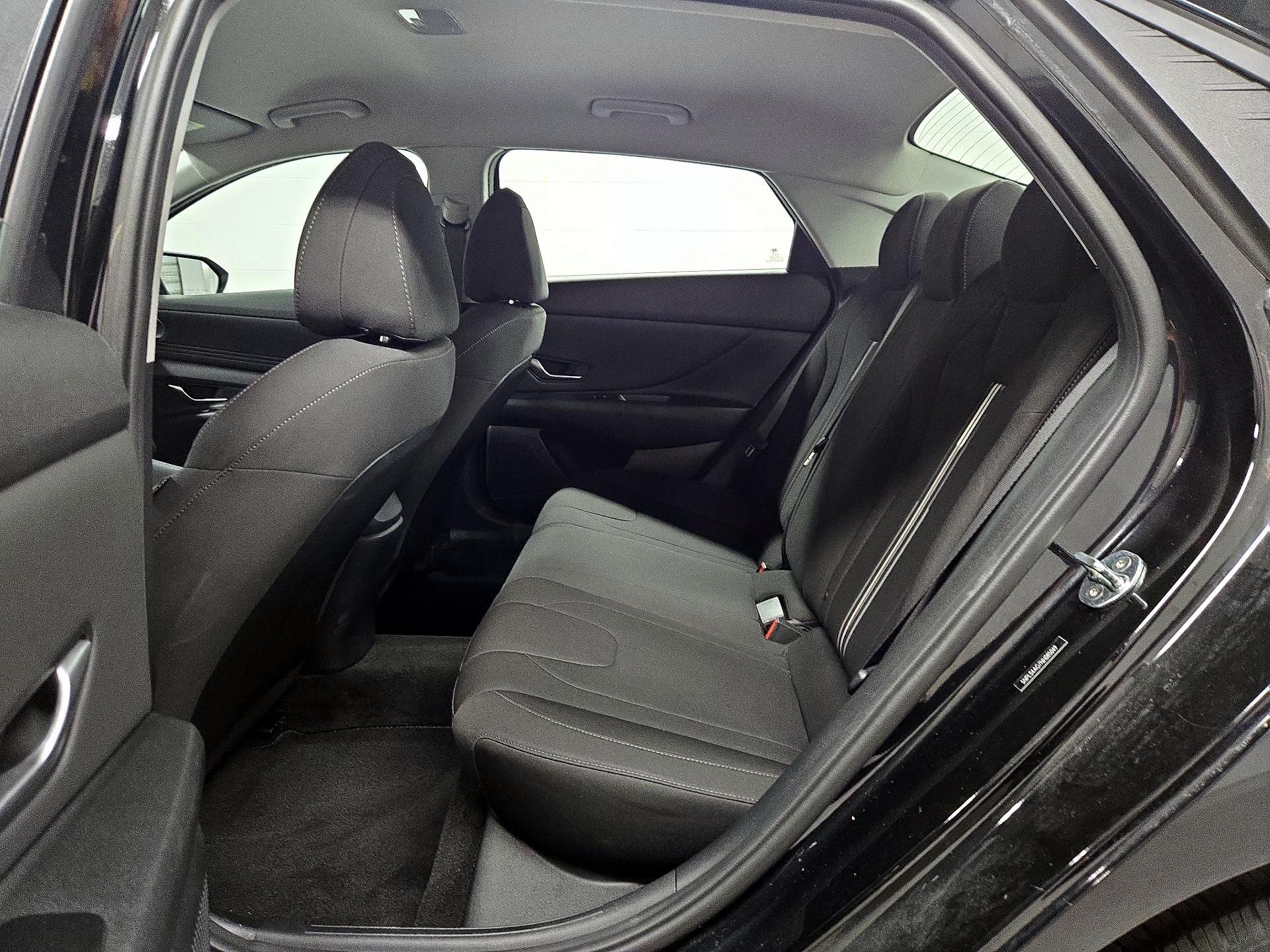 Thumbnail: 2022 Hyundai Elantra - 19