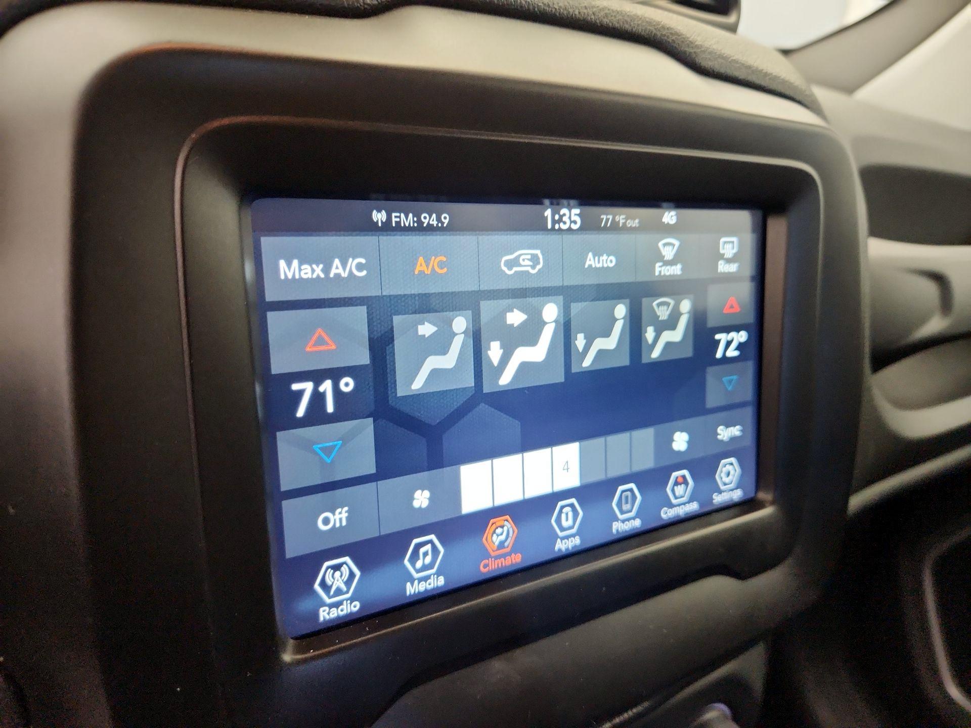 Thumbnail: 2021 Jeep Renegade - 15
