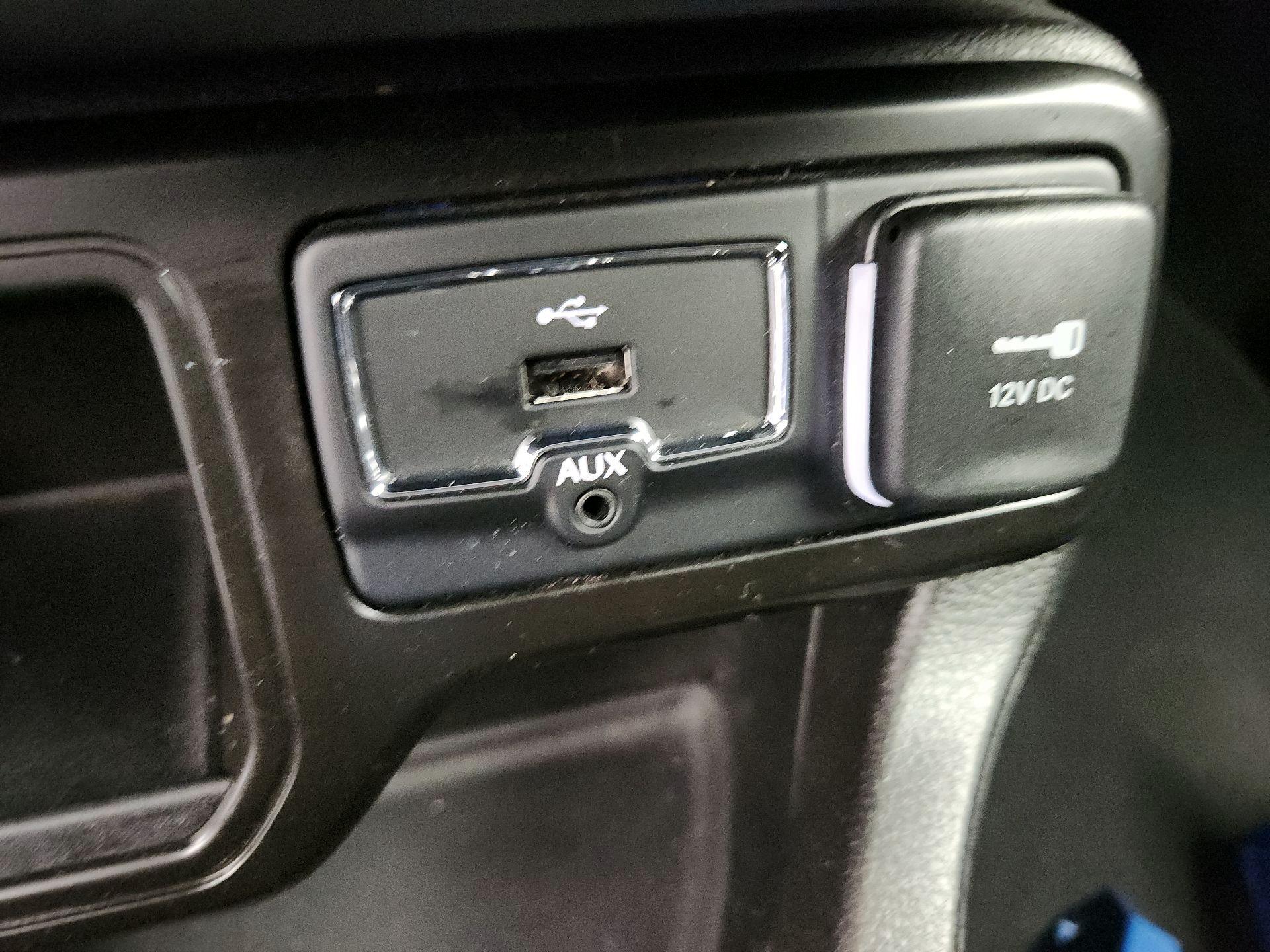 Thumbnail: 2021 Jeep Renegade - 18