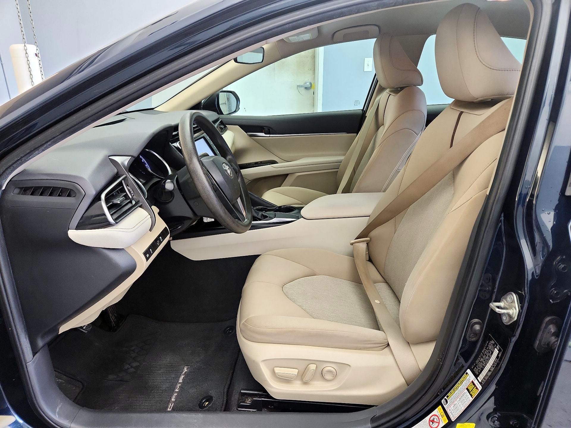 Thumbnail: 2019 Toyota Camry - 11