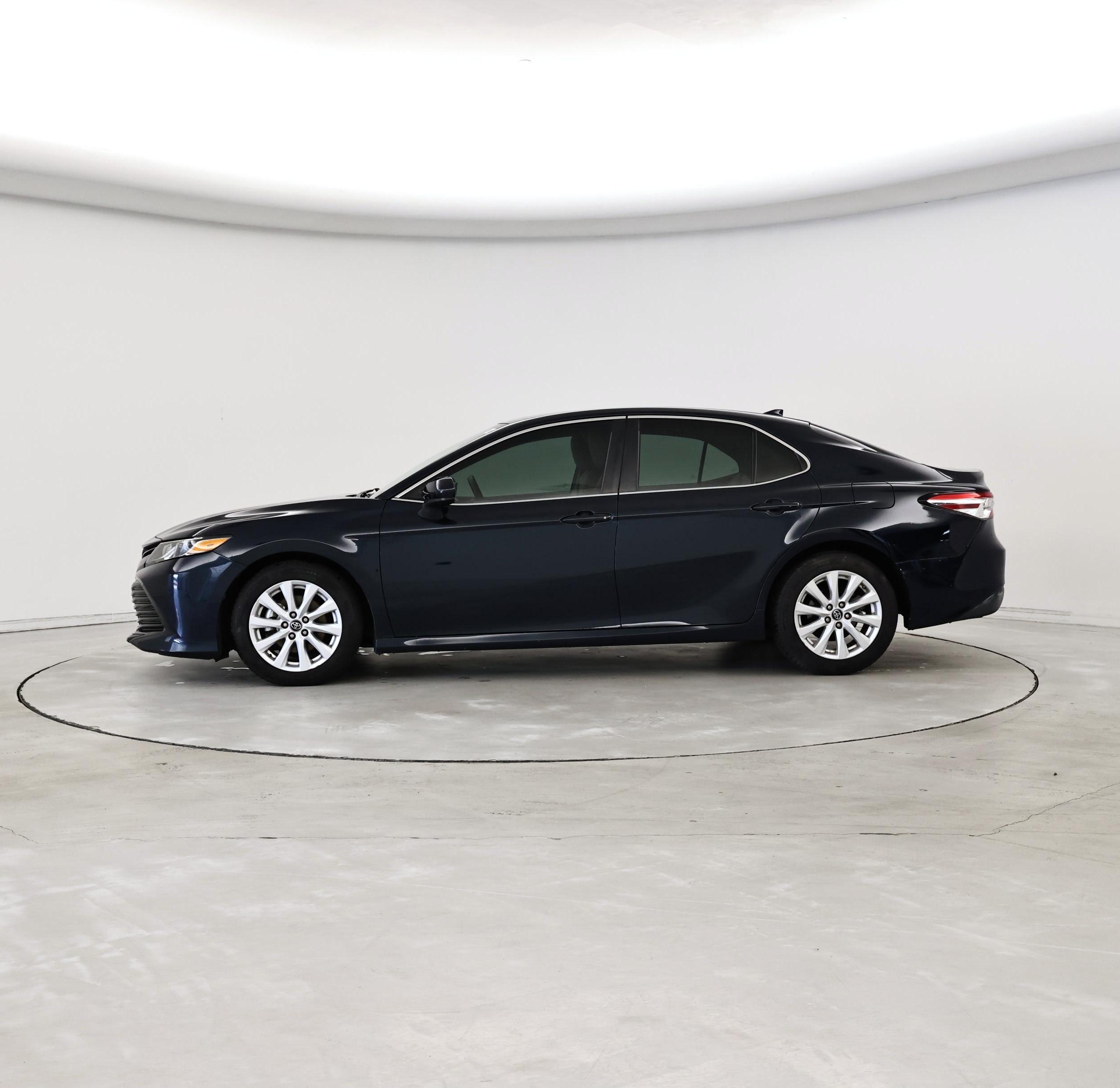 Thumbnail: 2019 Toyota Camry - 3