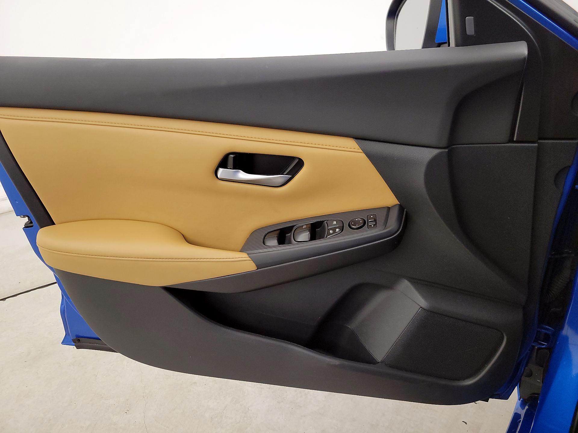 Thumbnail: 2022 Nissan Sentra - 12