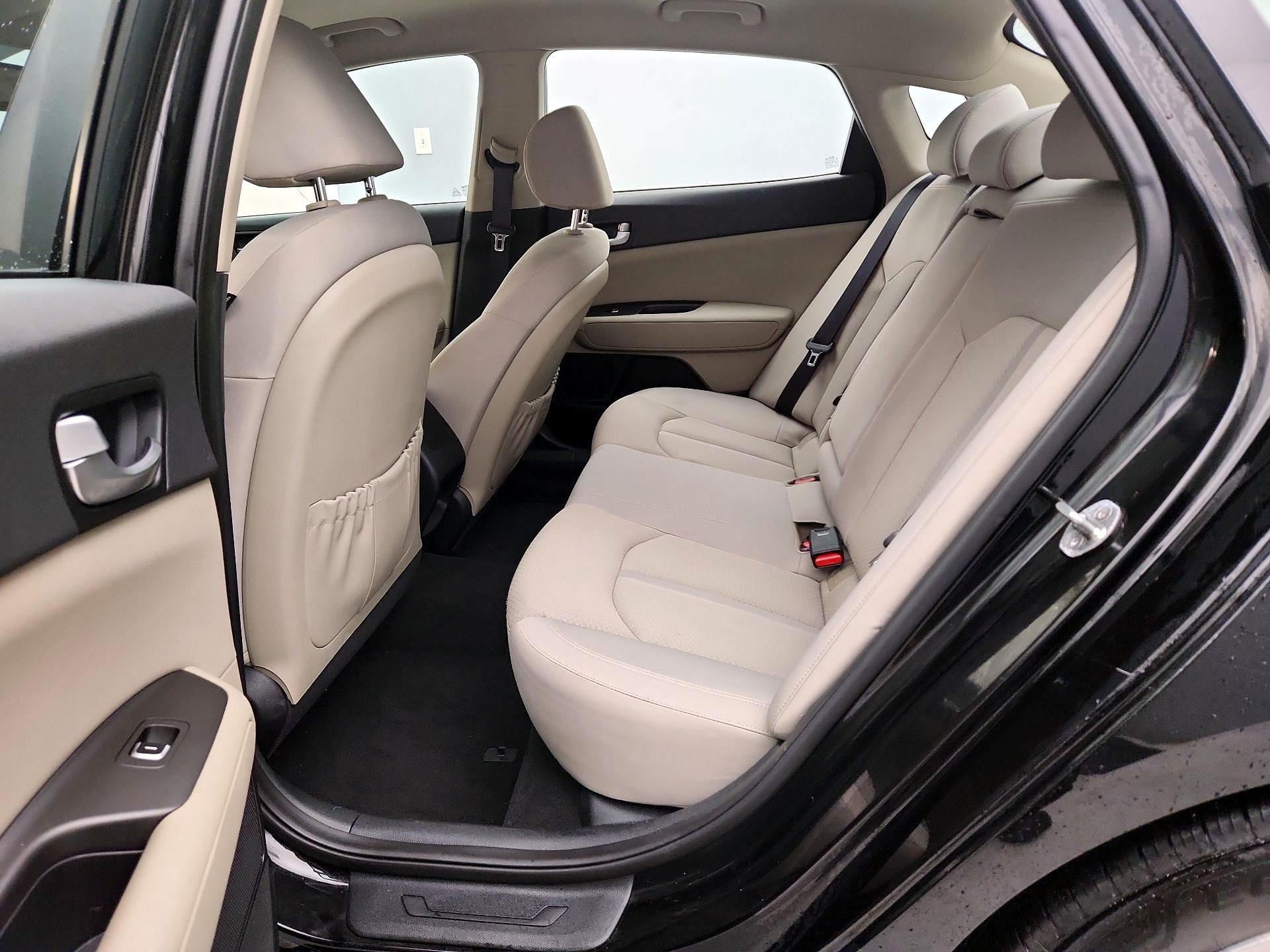 Thumbnail: 2017 Kia Optima - 19