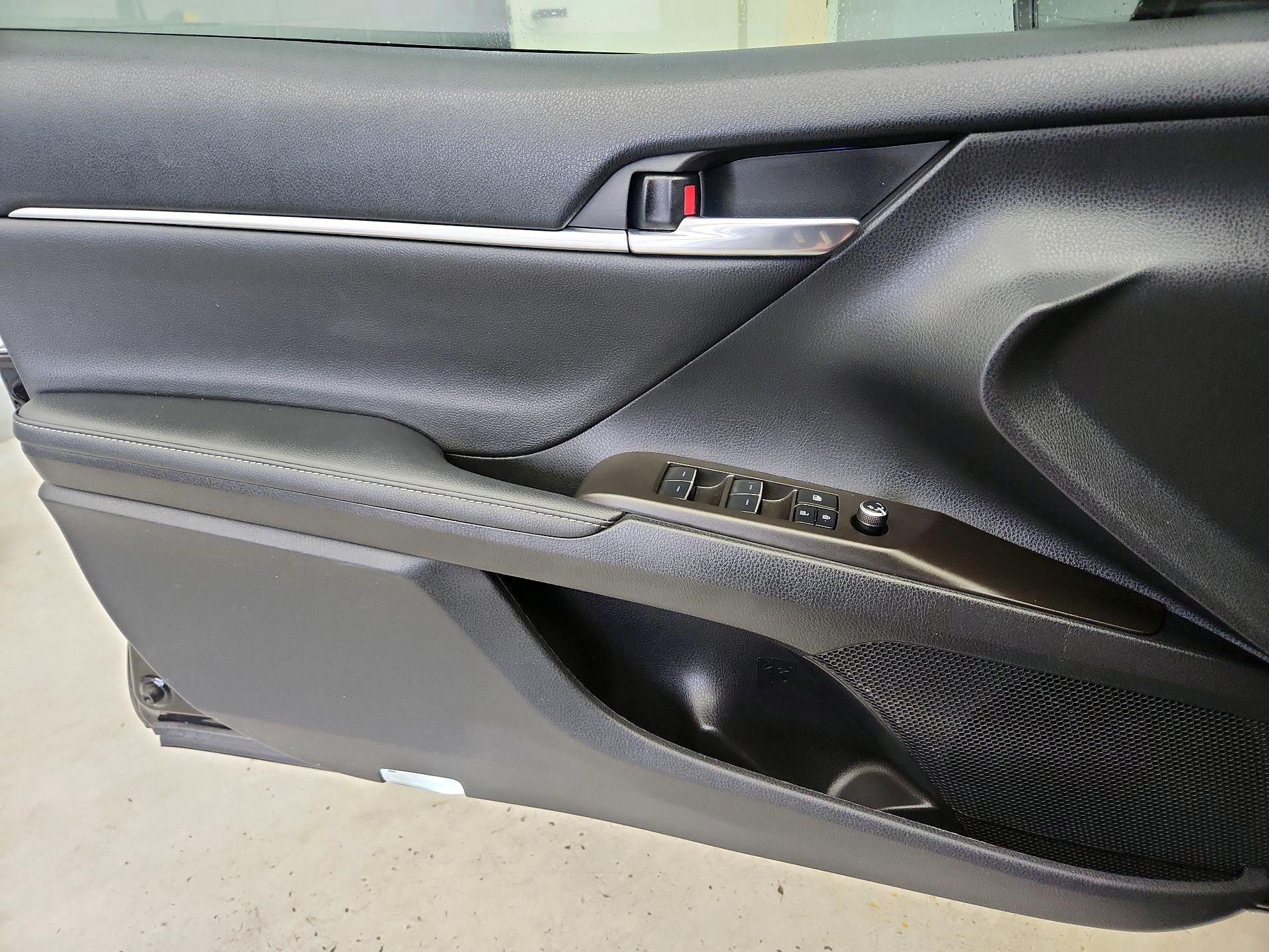 Thumbnail: 2023 Toyota Camry - 12