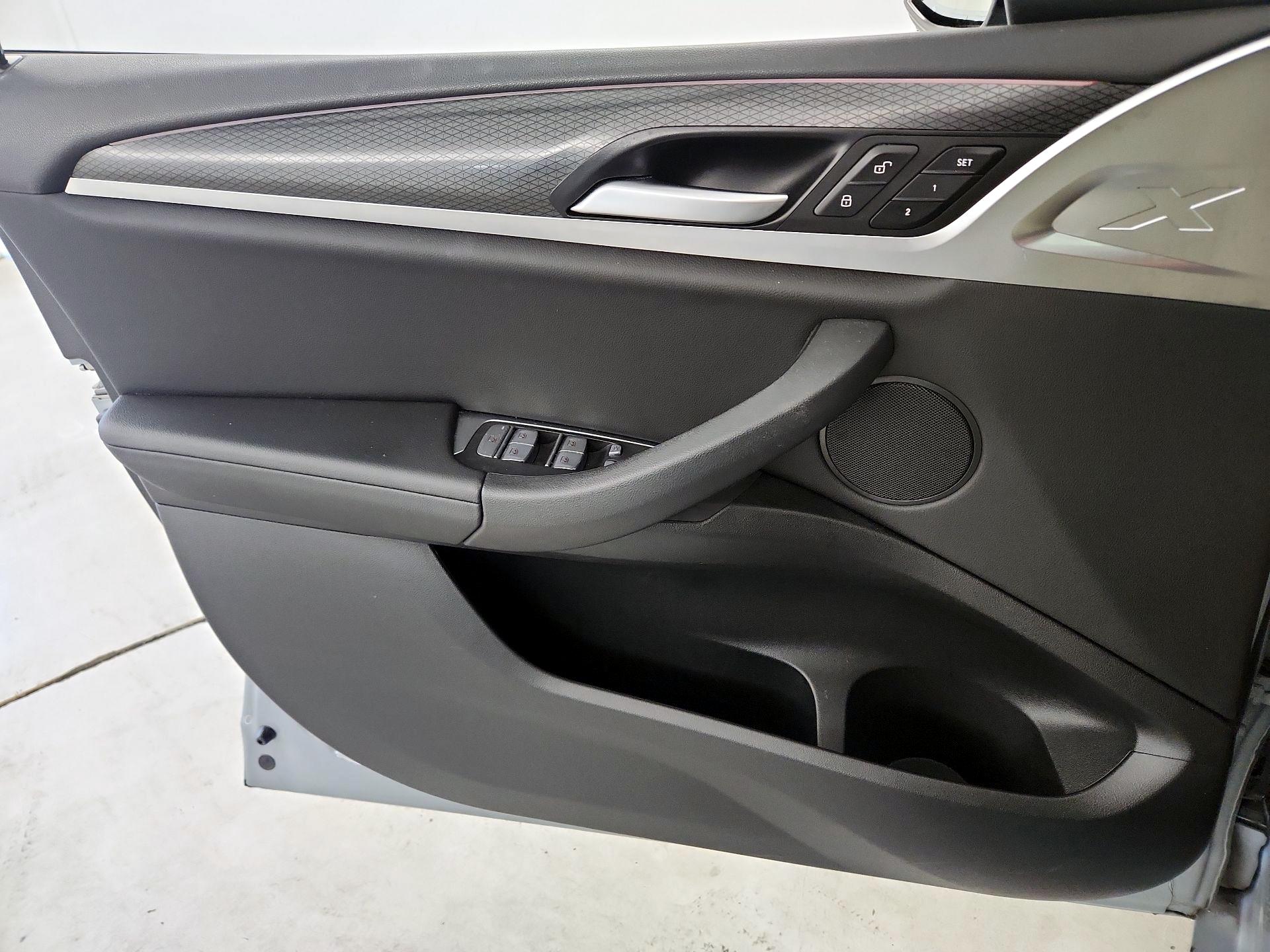 Thumbnail: 2022 BMW X4 - 12